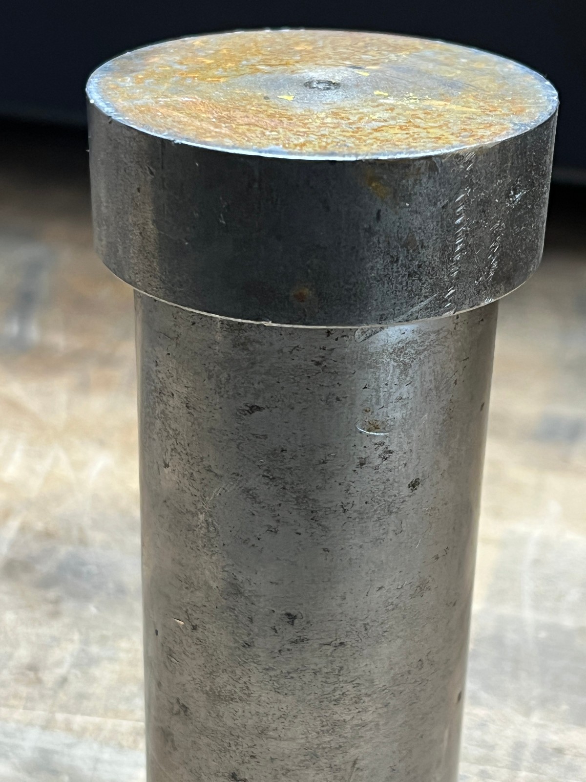 0-6 Tool steel round bar cut off, used piece 8″ x 2.44″ diam – 11 lbs