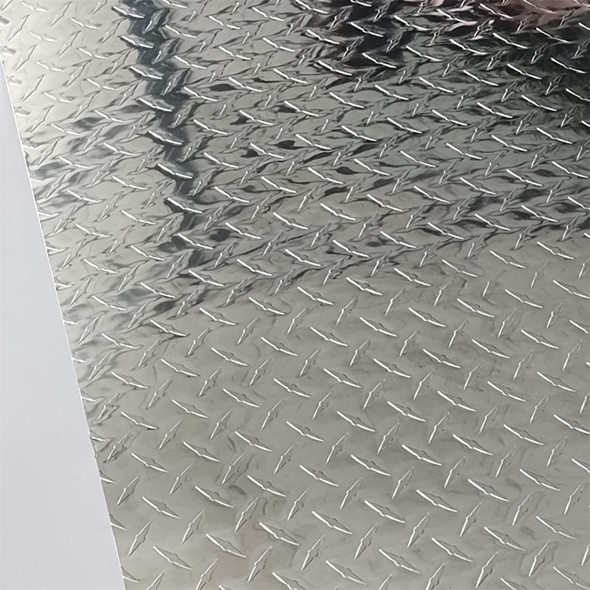 4′ x 8′ Aluminum Diamond Plate Sheet .04 in Thick – Trailer, RV, Garages Etc
