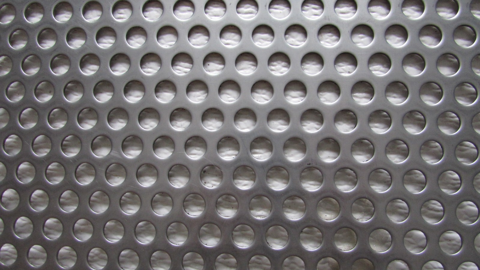 3/8″ HOLE 16 GAUGE 304 STAINLESS STEEL PERFORATED SHEET–11-1/2″ x 24″