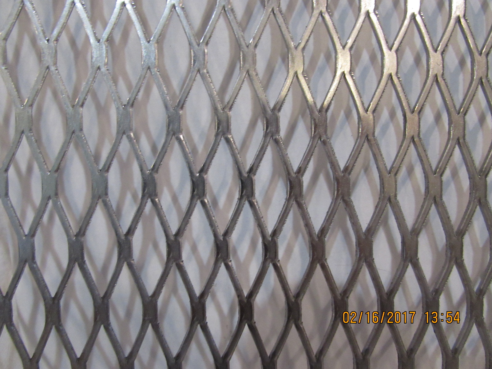 1/2 #16 304 STAINLESS STEEL FLATTENED EXPANDED METAL–8-3/4″ X 9-1/2″-