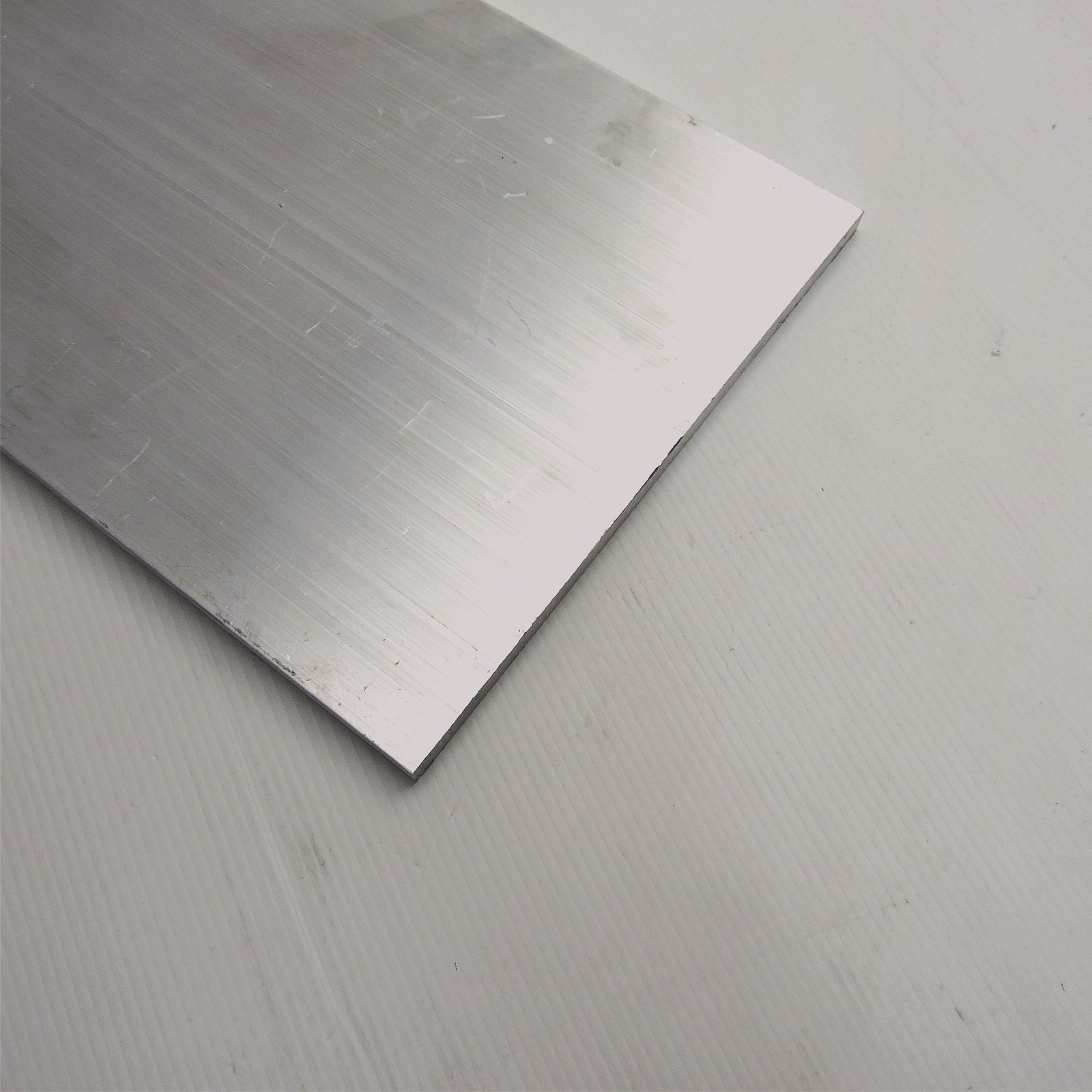 .375″ x 9″ Aluminum 6061 FLAT BAR 19″ Long new mill stock sku K448