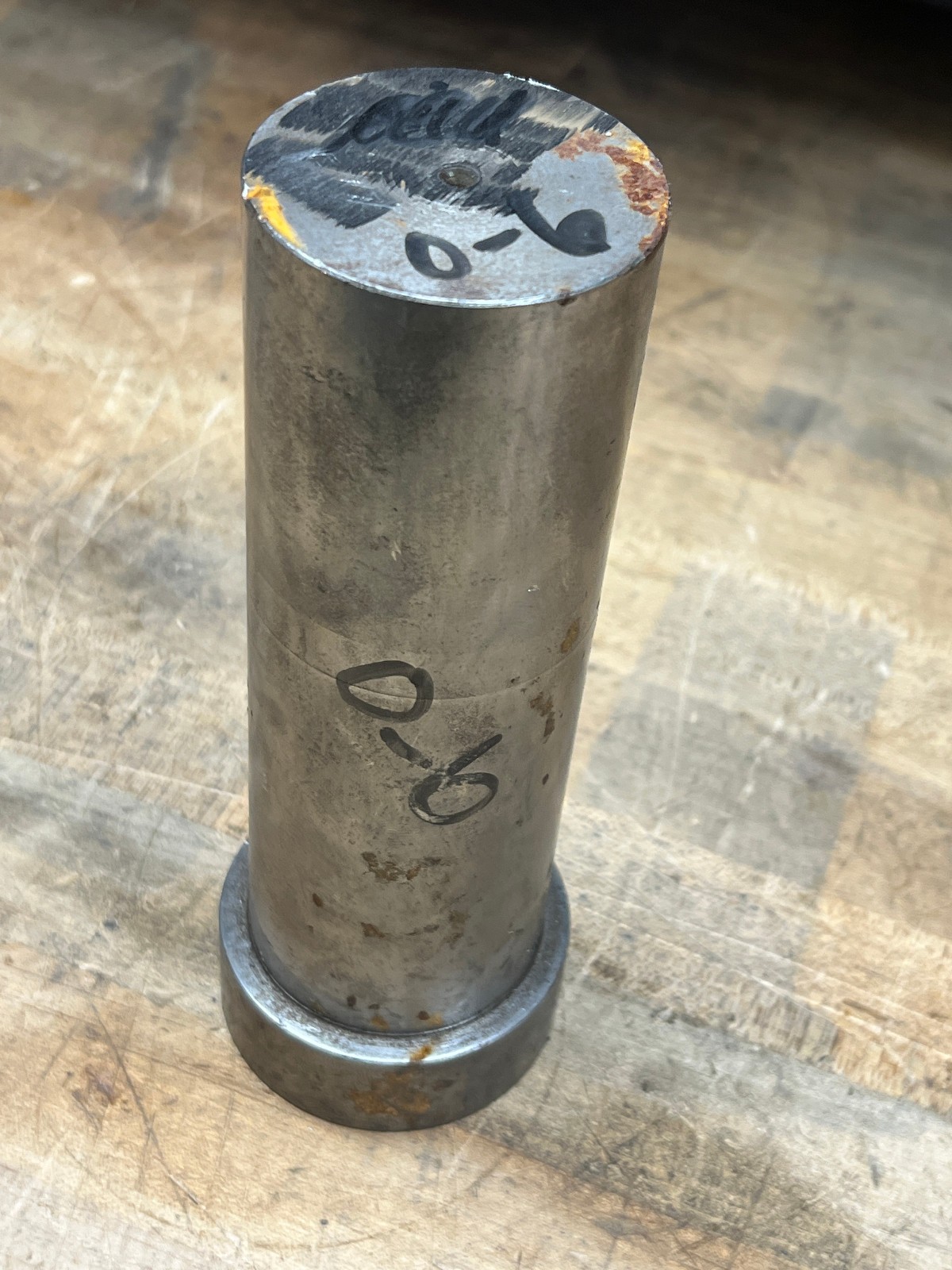 0-6 Tool steel round bar cut off, used piece 8″ x 2.44″ diam – 11 lbs