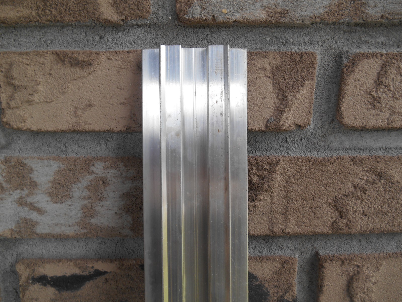 METAL STOCK EXTRUDED ALUMINUM 6063 DUAL CHANNEL 29-1/8″ X 2-1/2″ X 1/4″