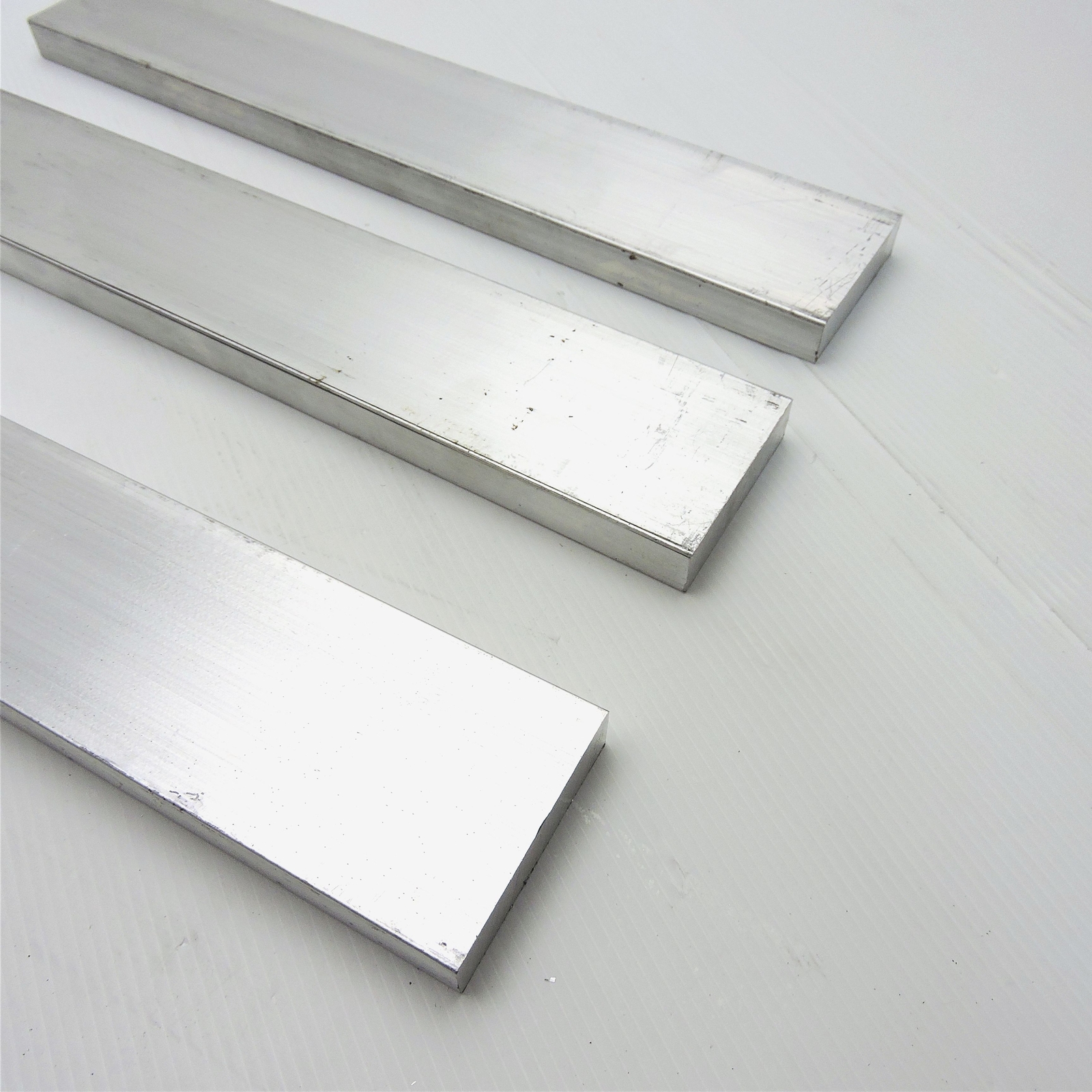 .625″ x 2.5″ Aluminum 6061 FLAT BAR 34.875″ Long new mill stock QTY 3 sku A750