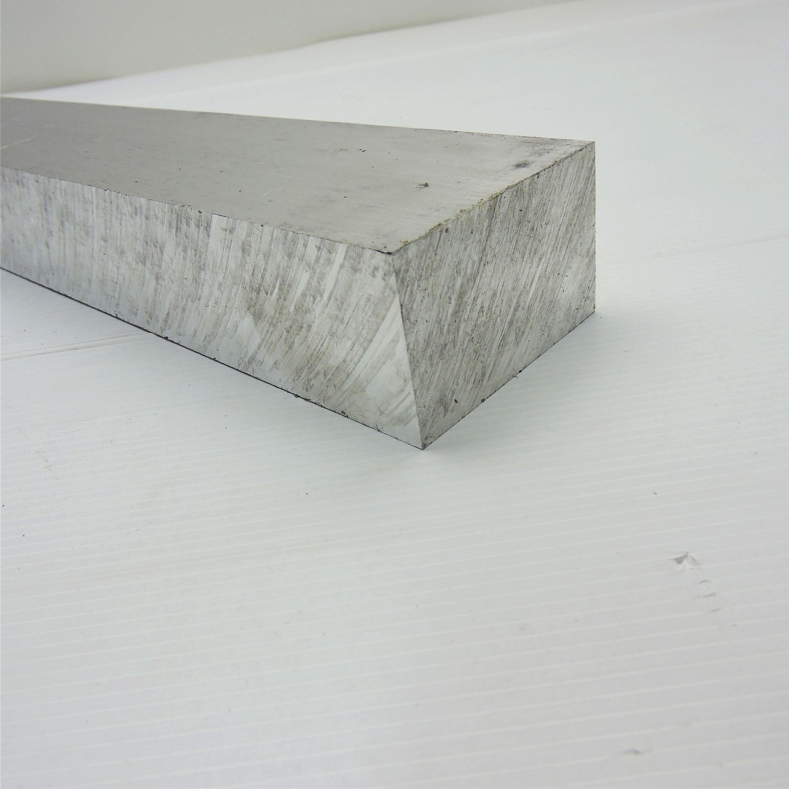 1.75″ thick 1 3/4 Aluminum 6061 PLATE 3.125″ x 30″ Long sku 186742