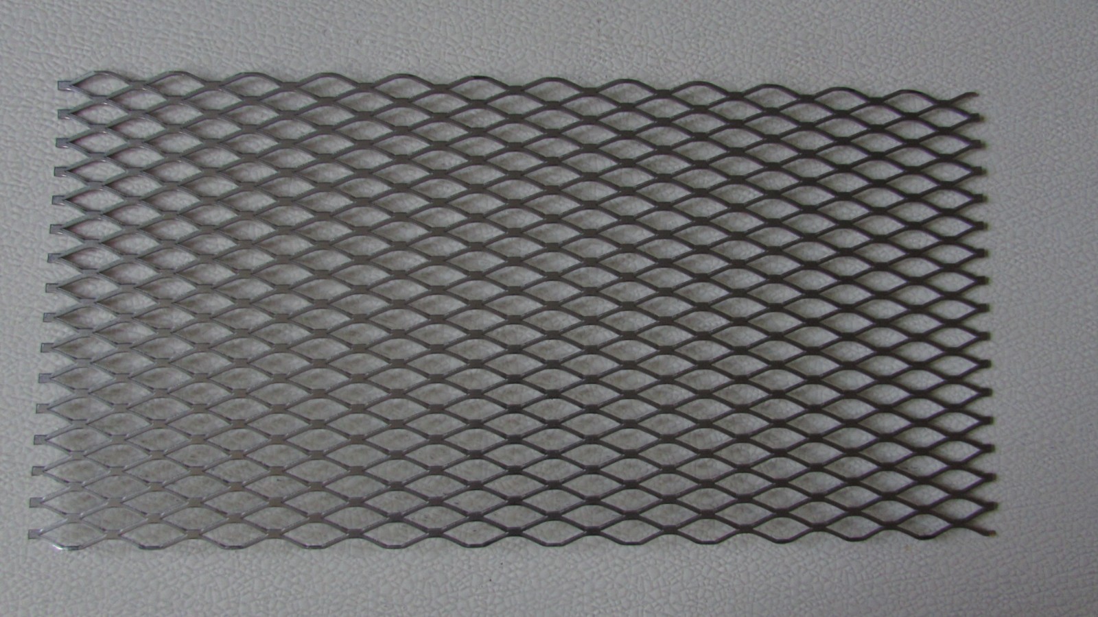 1/2″–#16. 304 STAINLESS STEEL FLATTENED EXPANDED METAL– 7-3/4″ x 16″