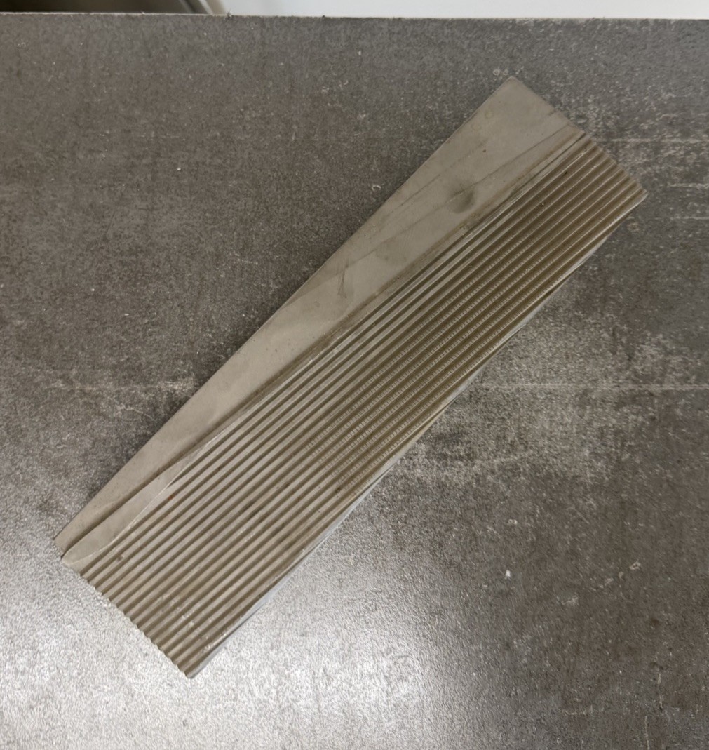LOT OF (1), D-2 TOOL STEEL BAR STOCK flat plate D2, 1 1/2″ x 2 5/8″ x 8-7/8″