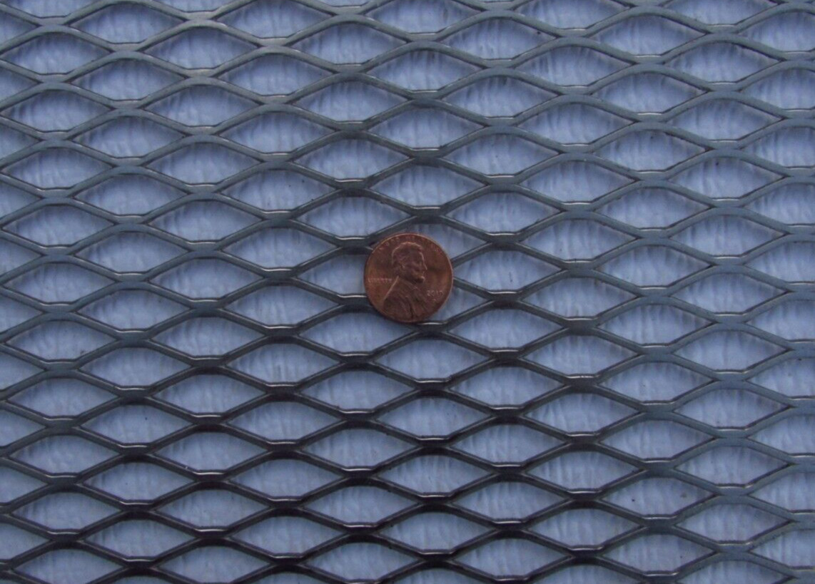 1/2 X #16 304 STAINLESS STEEL FLATTENED EXPANDED METAL—–16-1/4″ X 15-1/2″