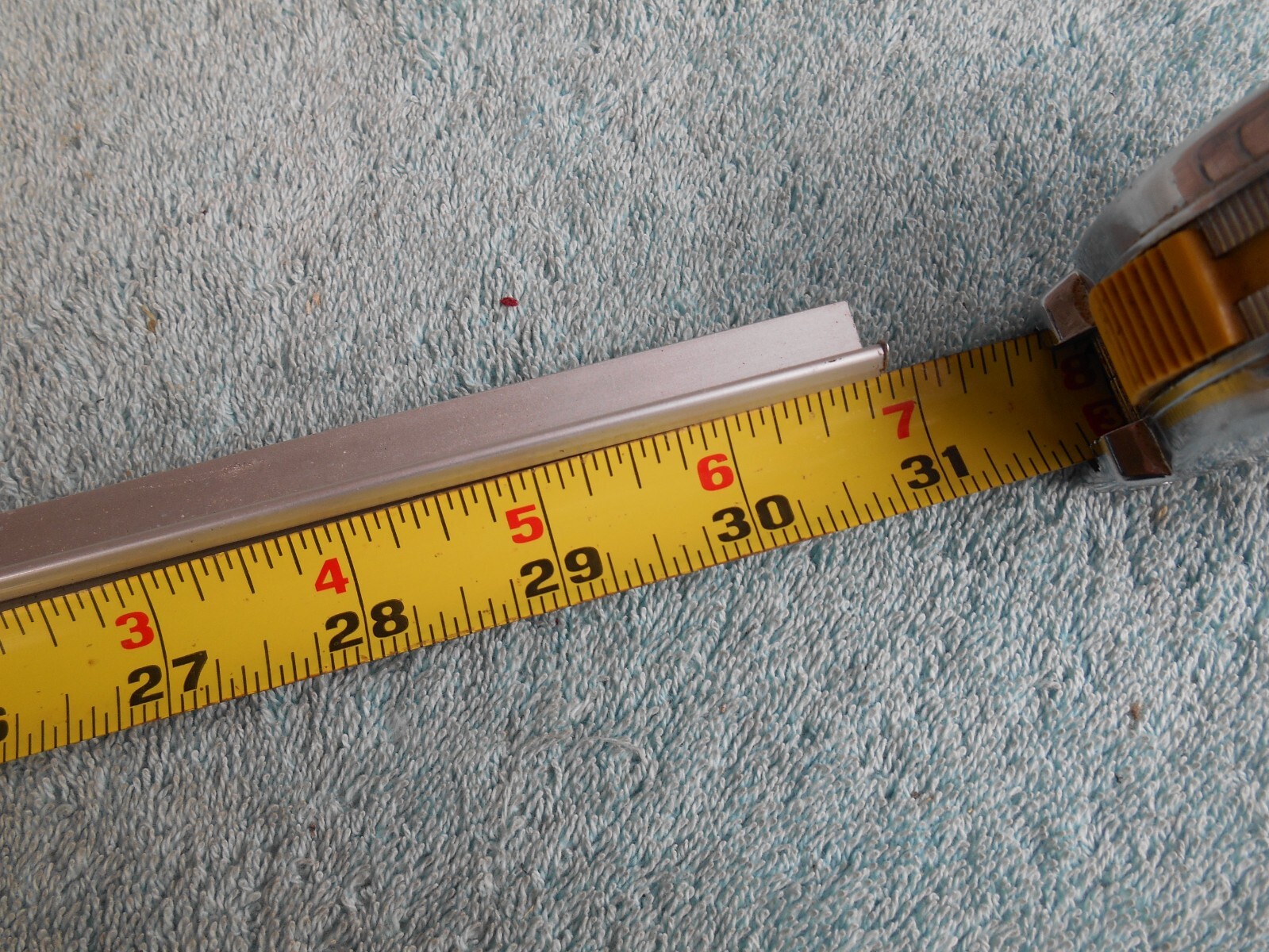 METAL STOCK EXTRUDED ALUMINUM 6061 T CHANNEL 30-7/8″ X 15/16″ X 1/2″