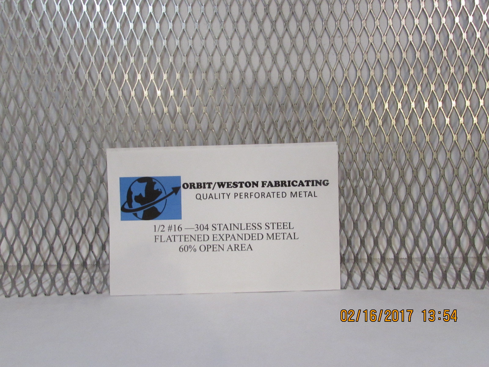 1/2 X #16 304 STAINLESS STEEL FLATTENED EXPANDED METAL—–16-1/4″ X 15-1/2″