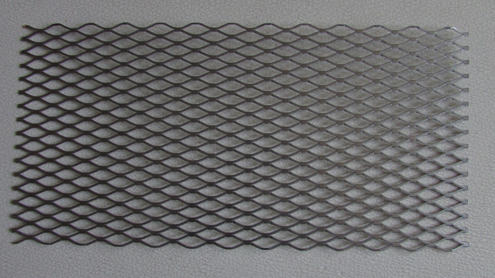 1/2″–#16. 304 STAINLESS STEEL FLATTENED EXPANDED METAL– 7-3/4″ x 16″