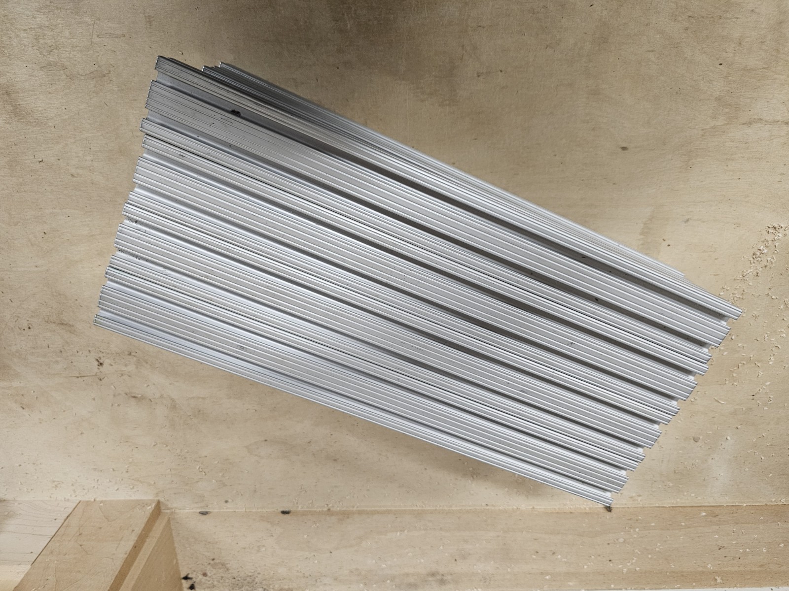 80/20 1020 17 15/16″ T-Slotted Extrusion 20 Pieces