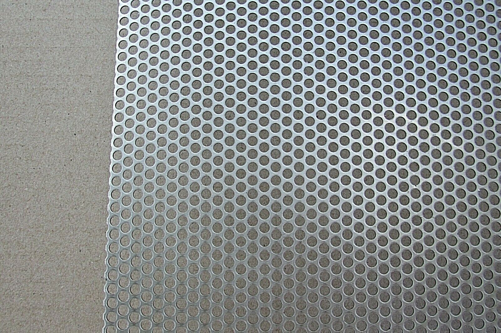 ==3/16″ HOLES=20 GA.-(.0359) -304 STAINLESS PERFORATED— 5″ X 14″==
