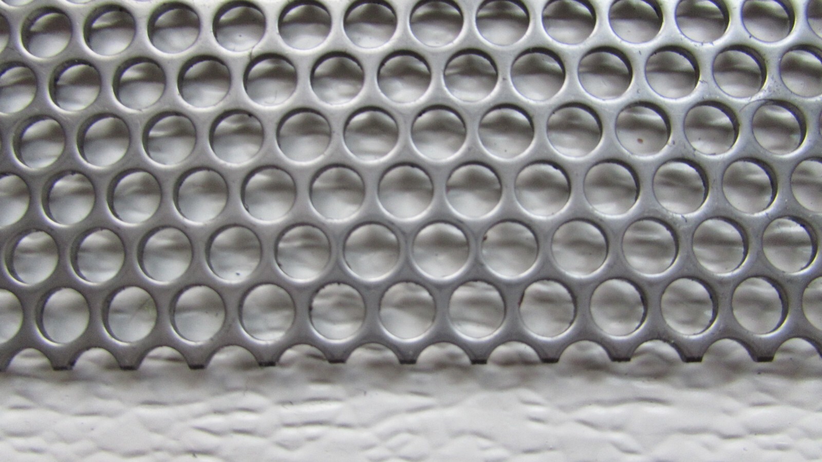 1/4″ HOLES 16 GAUGE 304 STAINLESS STEEL PERFORATED SHEET–10-3/4″ X 24″