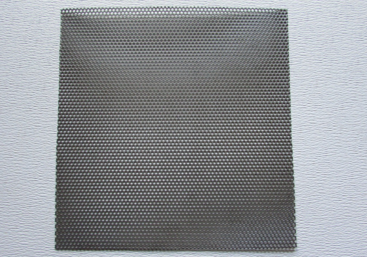 1/8″ HOLES-18 GAUGE– 304 STAINLESS STEEL PERFORATED SHEET –12″ X 12″