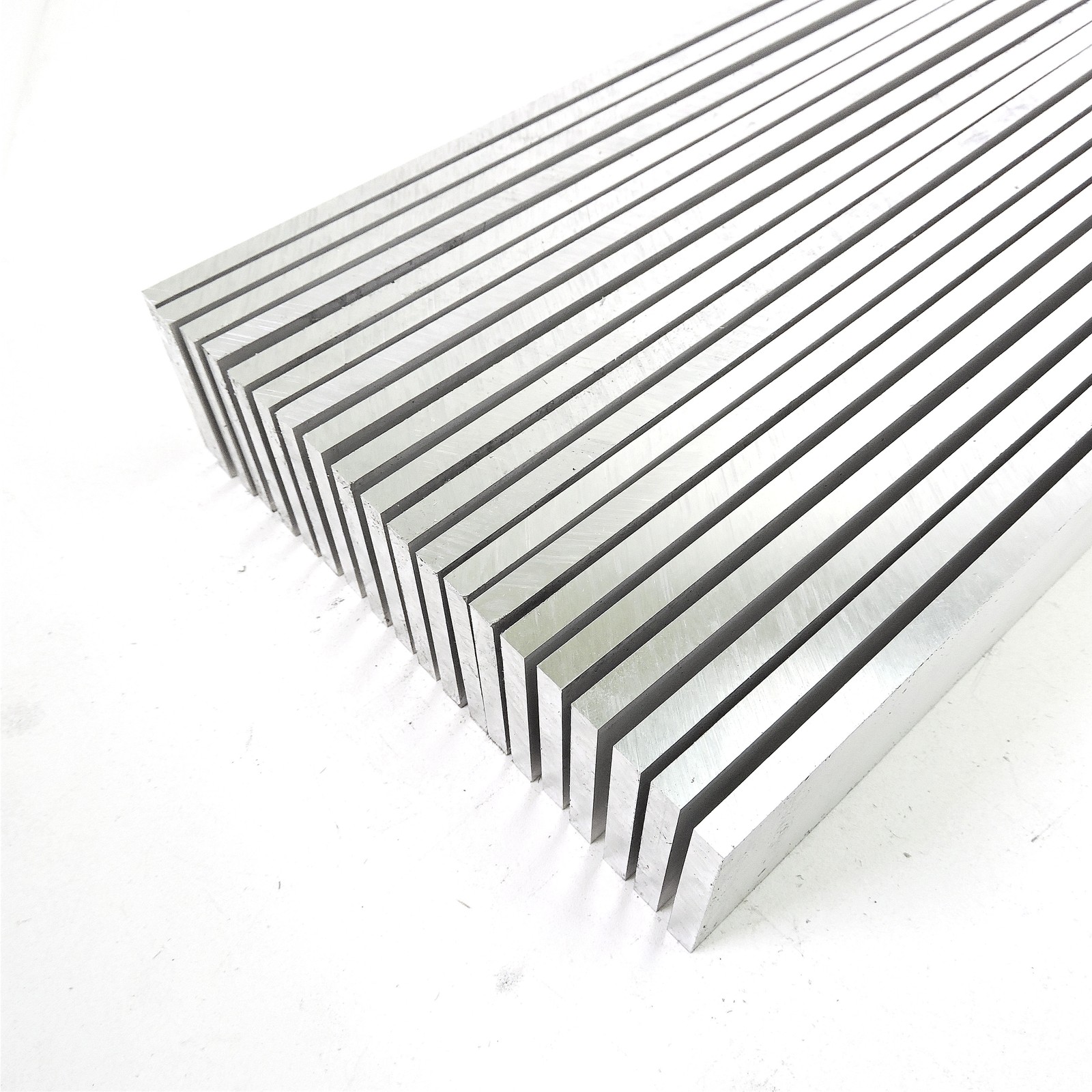 .375″ thick 3/8 Aluminum 6061 PLATE 3.25″ x 3.25″ Long QTY 20 sku 206617