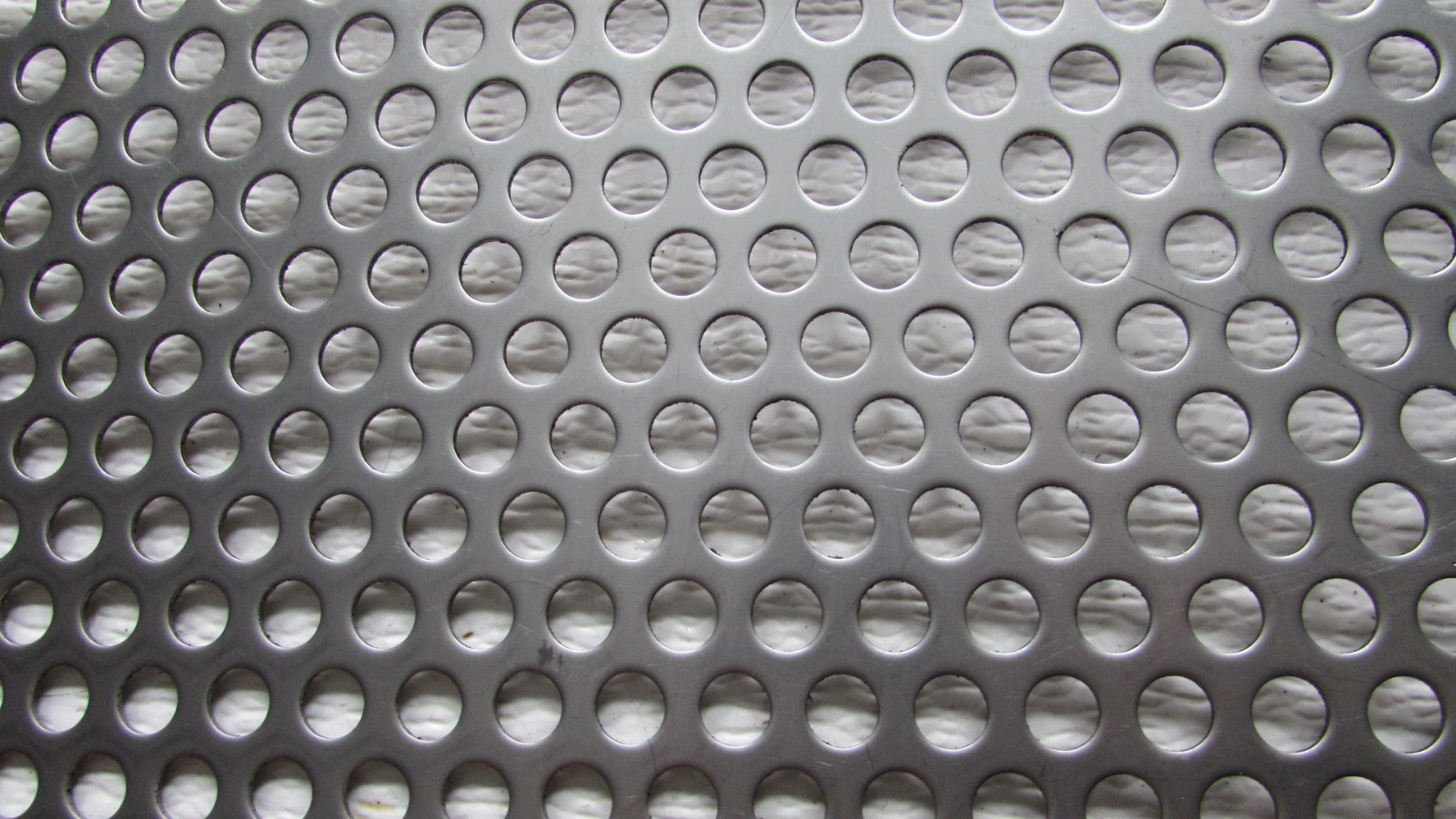 3/8″ HOLE 16 GAUGE 304 STAINLESS STEEL PERFORATED SHEET–11-1/2″ x 24″