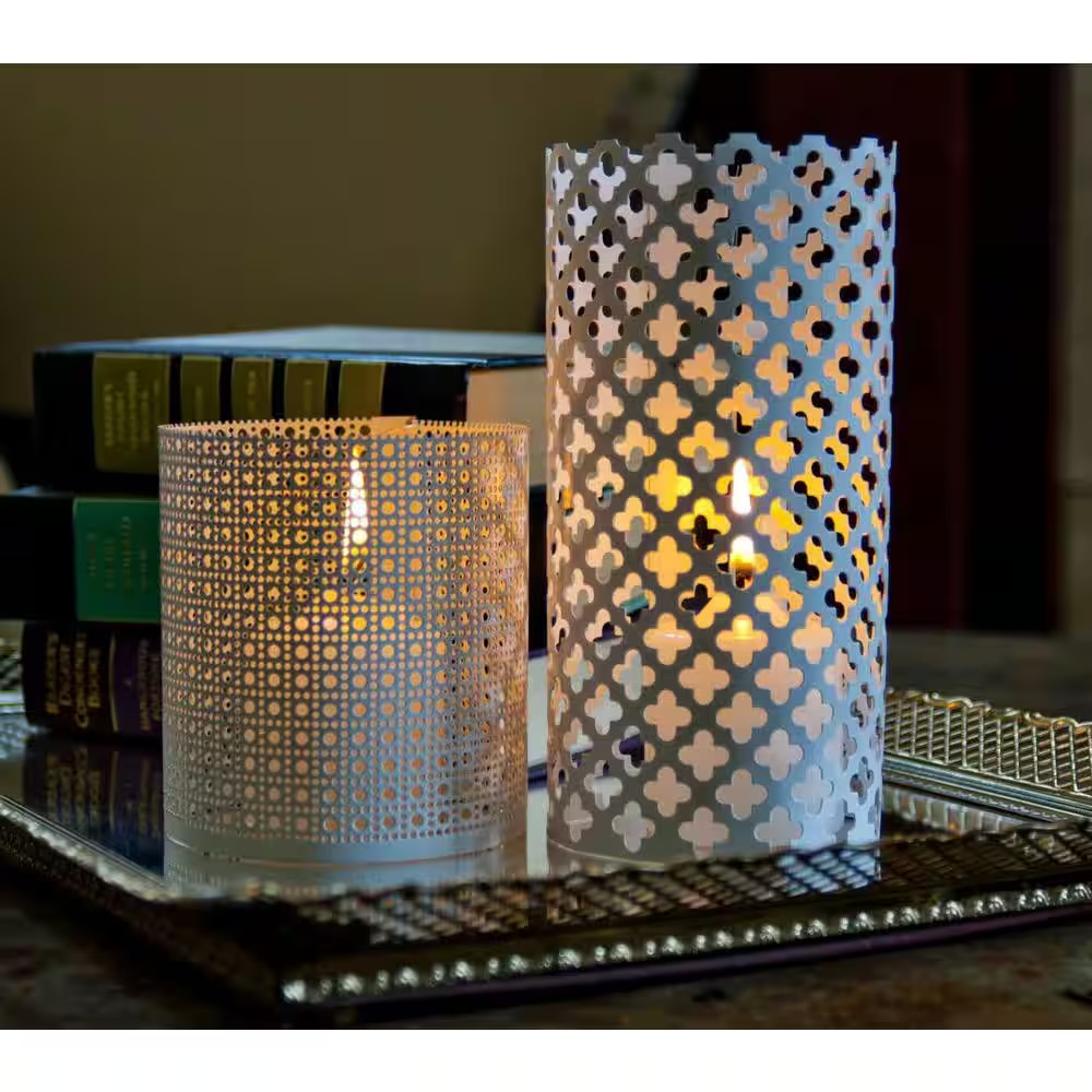 24 In. X 36 In. Cloverleaf Aluminum Sheet in Silver