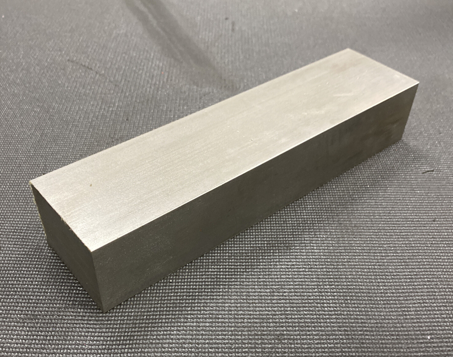 1 1/2“ Thickness 303 Cold Drawn Stainless Steel Flat Bar – 1.5″ x 2″ x 8″ Length