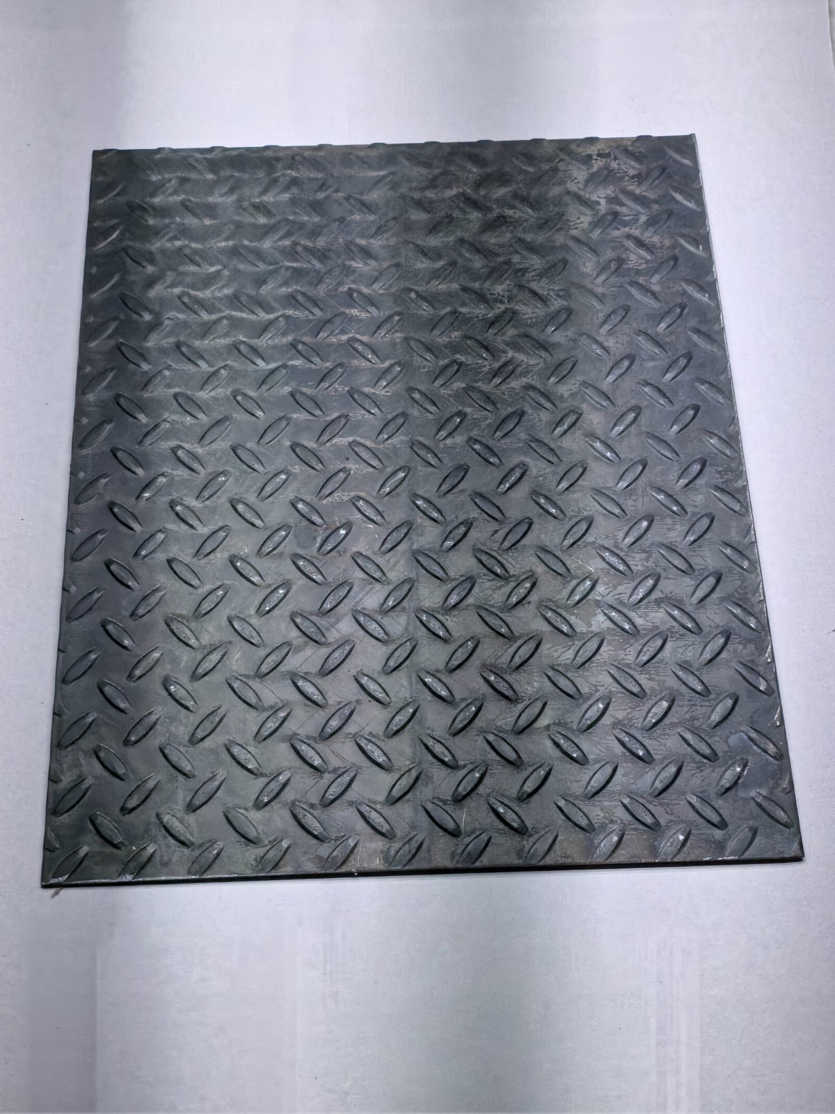 11 Gauge Hot Rolled Steel Diamond Plate | 17″ x 14″ | Precision Cut +/- 1/16″