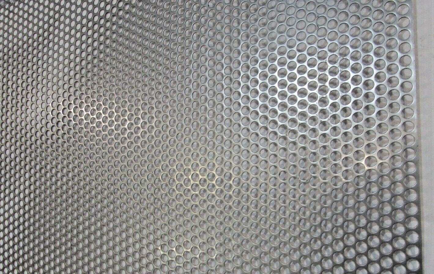 1/4″ HOLES 16 GAUGE 304 STAINLESS STEEL PERFORATED SHEET– 12-1/8″ X 10-3/4″