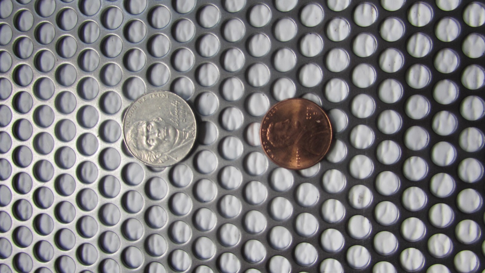 1/4″ HOLES 16 GAUGE 304 STAINLESS STEEL PERFORATED SHEET– 18″ X 18″
