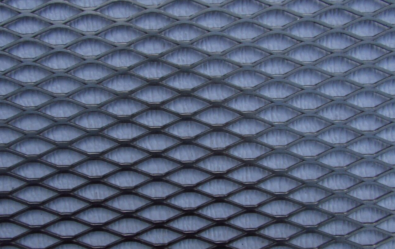 1/2 X #16 304 STAINLESS STEEL FLATTENED EXPANDED METAL—–16-1/4″ X 15-1/2″
