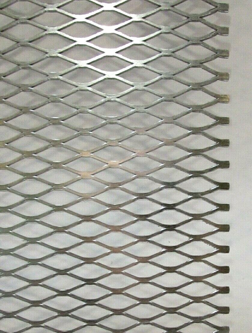 1/2″–#16– 304 STAINLESS STEEL FLATTENED EXPANDED METAL 11″ X 12″