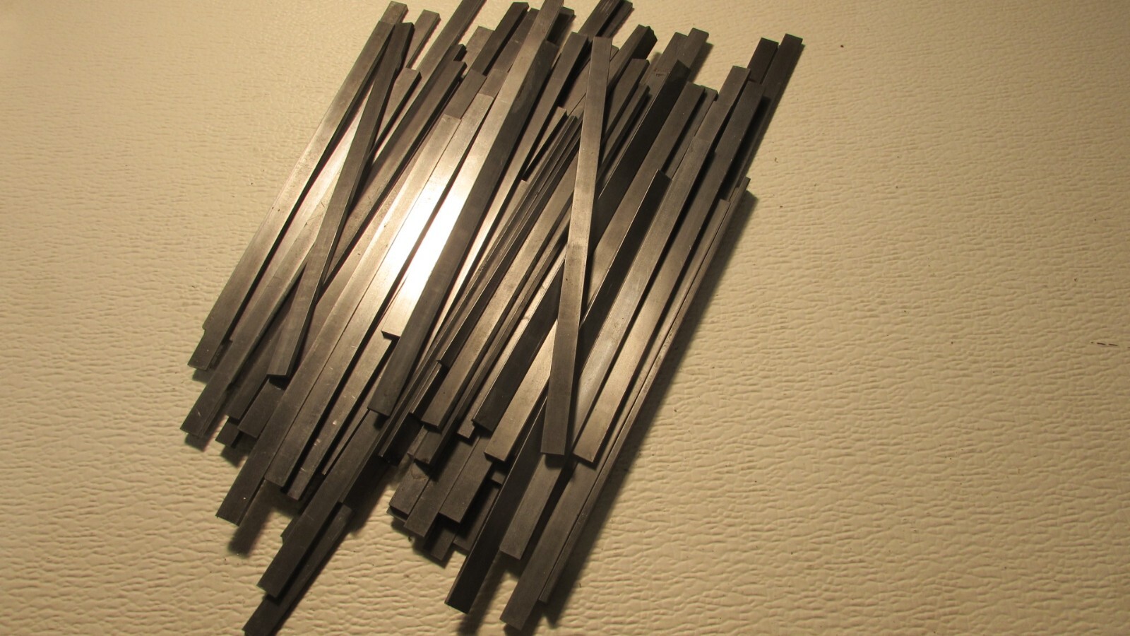 1/8″ THICK X 3/8″ WIDE X 9″ LONG CR 1018 FLAT BAR–200 PIECE LOT