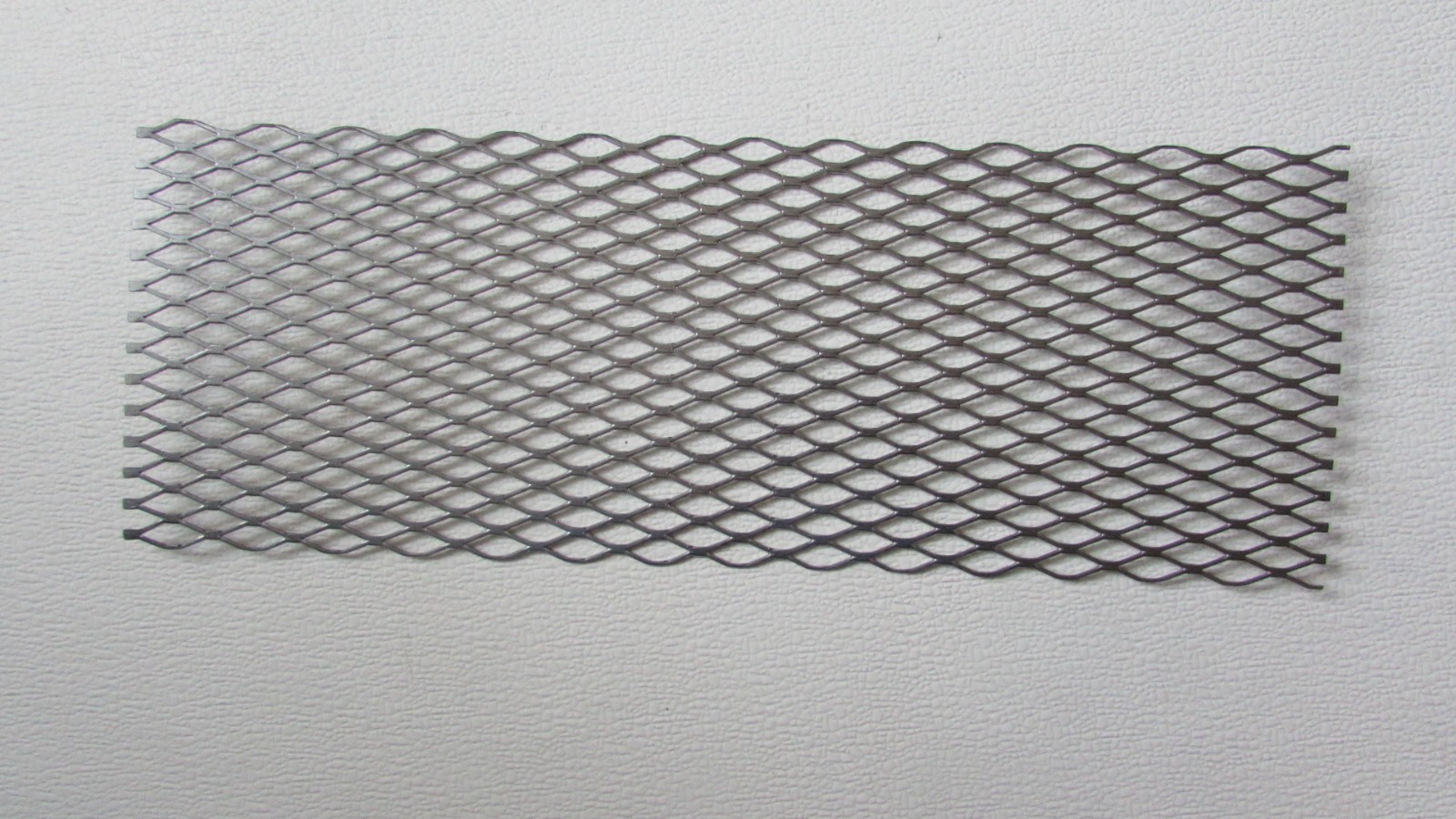 1/2″–#16. 304 STAINLESS STEEL FLATTENED EXPANDED METAL– 6-1/2″ x 18-1/2″