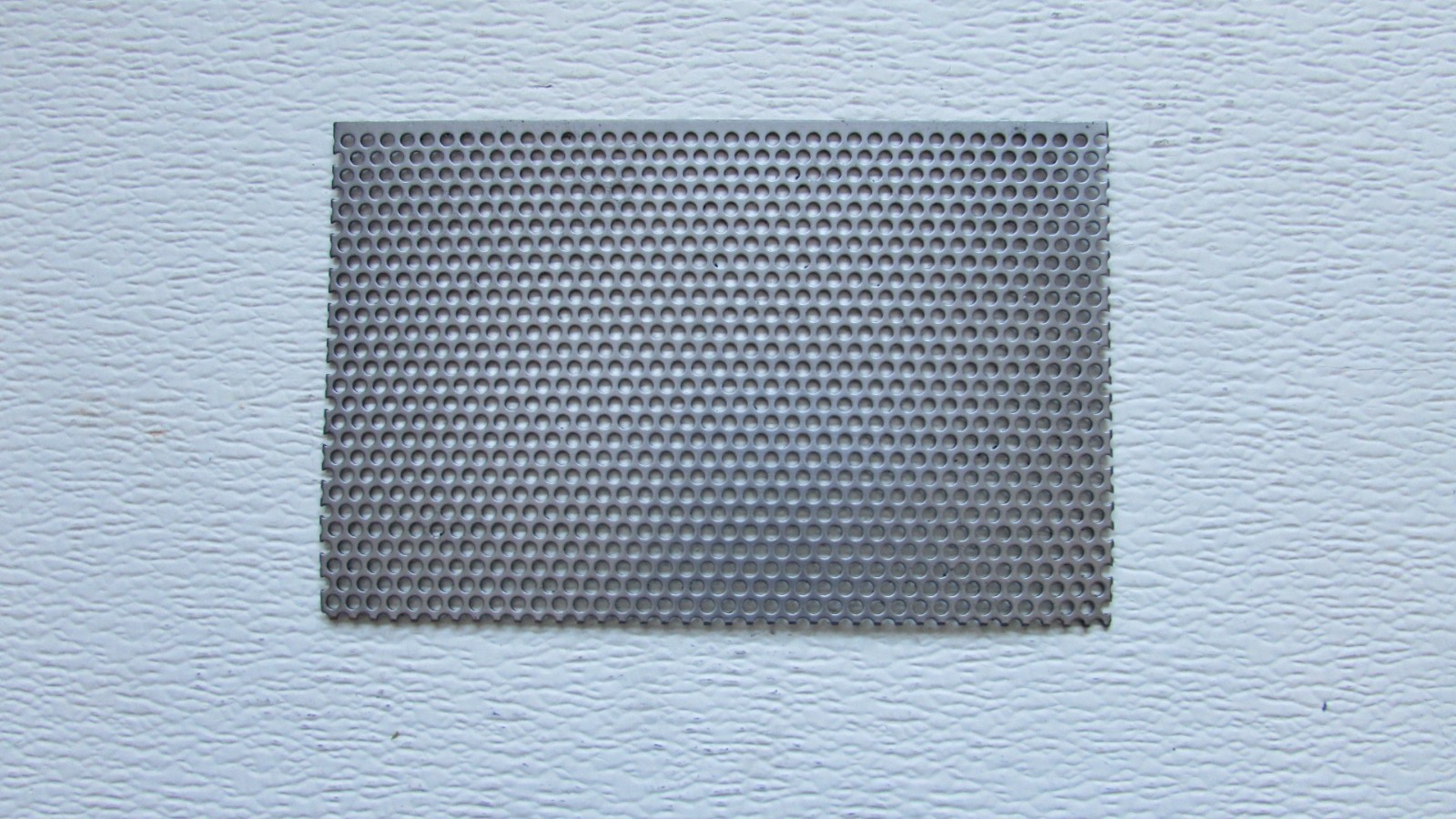 1/8″ HOLES-18 GAUGE– 304 STAINLESS STEEL PERFORATED SHEET –4-1/4″ X 7″