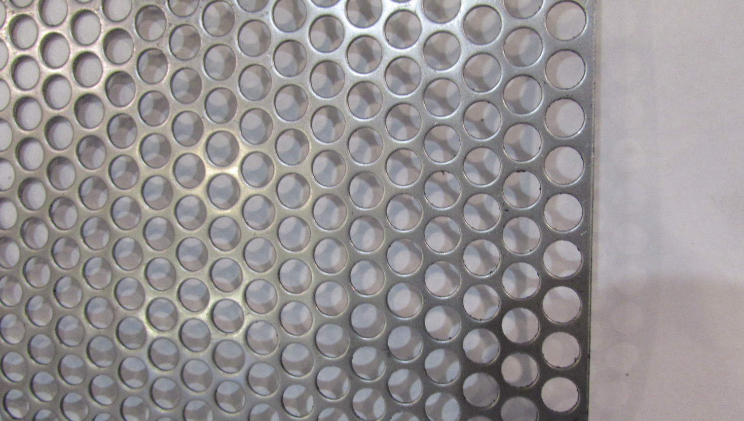 1/4″ HOLES 20 GAUGE 304 STAINLESS STEEL PERFORATED SHEET– 6″ X 6″