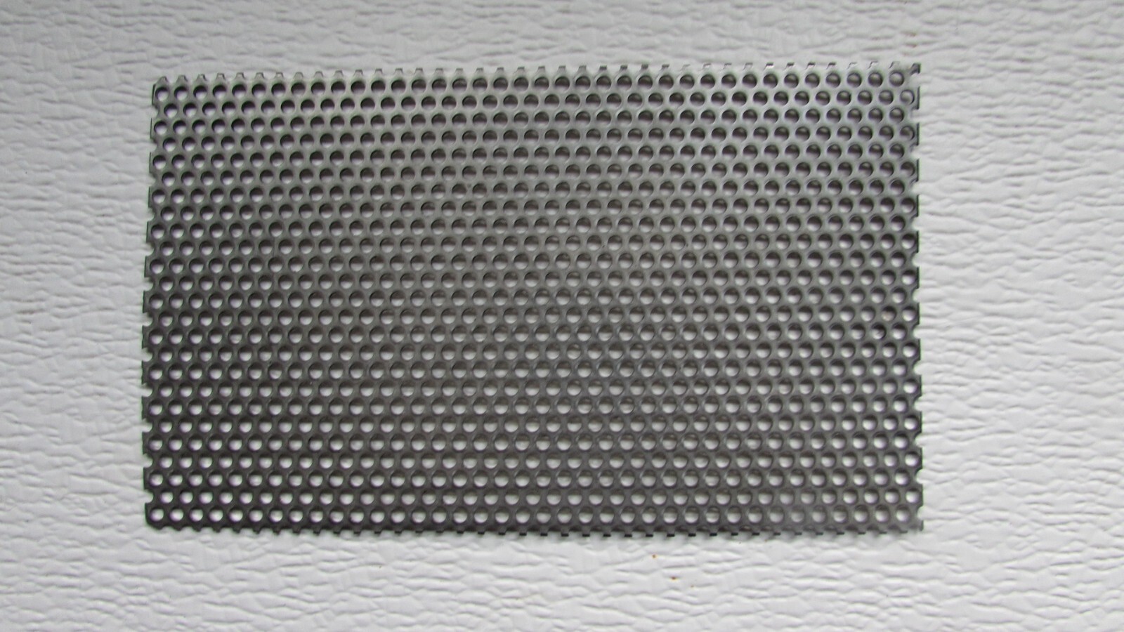 1/8″ HOLES–18 GAUGE 304 STAINLESS STEEL PERFORATED SHEET –3.5″ X 7″