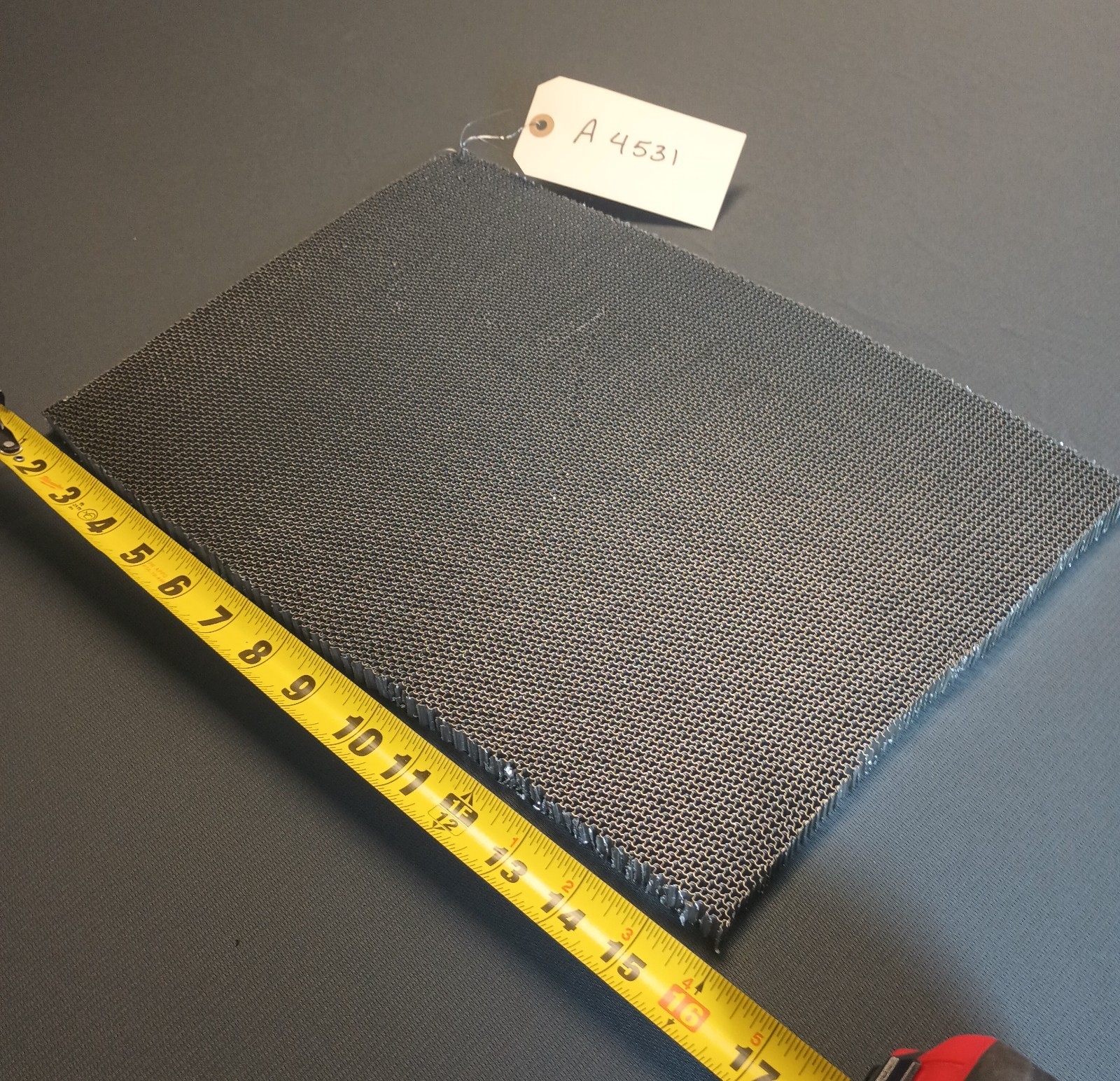 Aluminum Honeycomb Core Sheet – 10″ x 16″ x 0.5″ (Flexible)