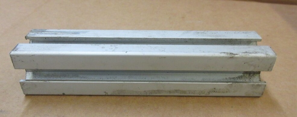80/20 T-SLOT 30-3030 ALUMINUM EXTRUSION 30 X 30 MM, 14-1/8″ (358.78 MM) LOT OF 2