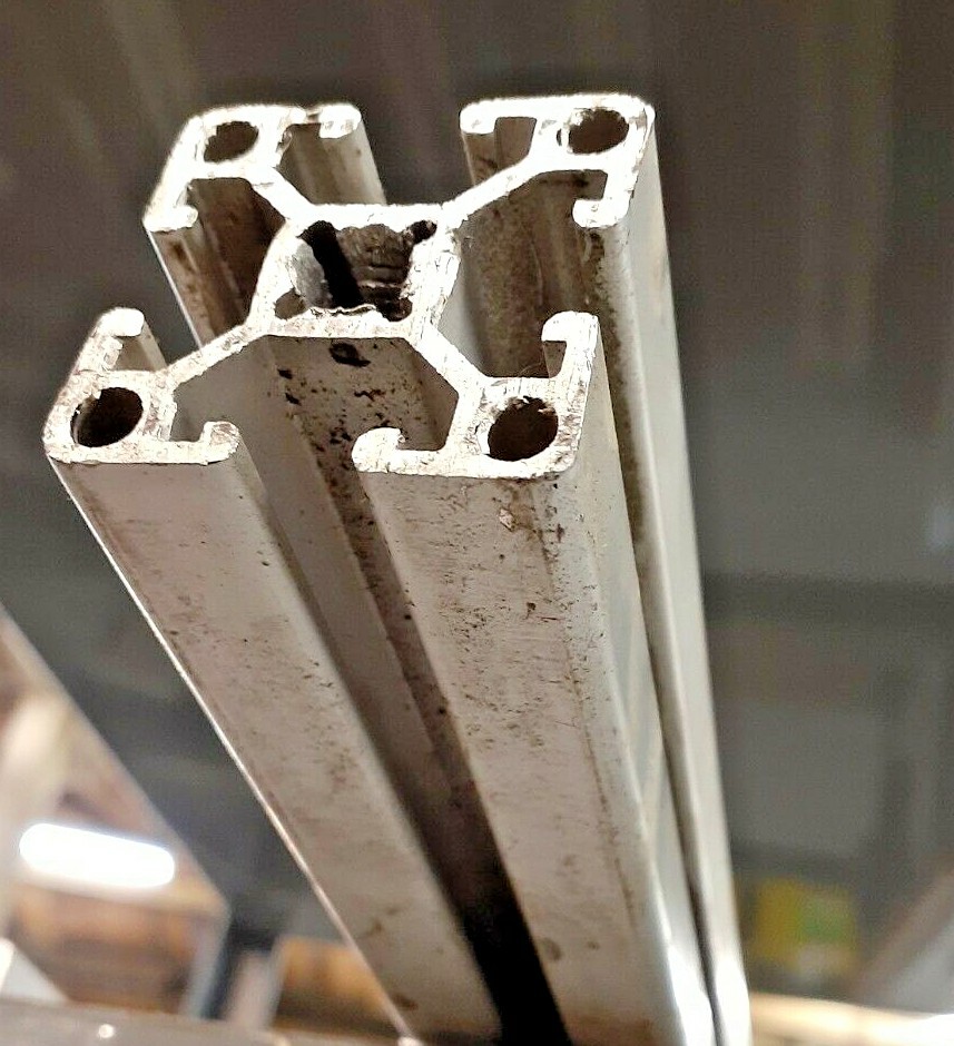 80/20 T-SLOT ALUMINUM EXTRUSION 1515-LS 1.5″ X 1.5″, 4-OPEN SLOT 19″ LENGTH