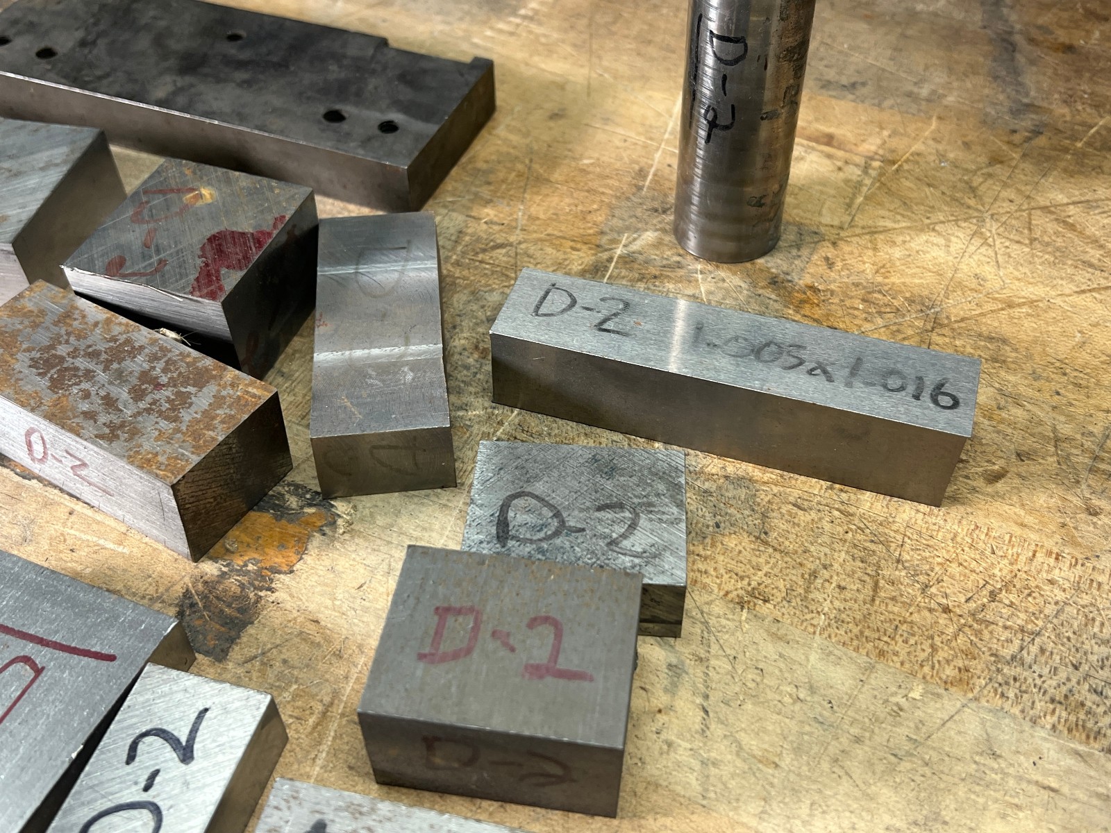 D2 air hardening Tool steel lot flat bar round – 25.3 lbs. tool shop cut offs