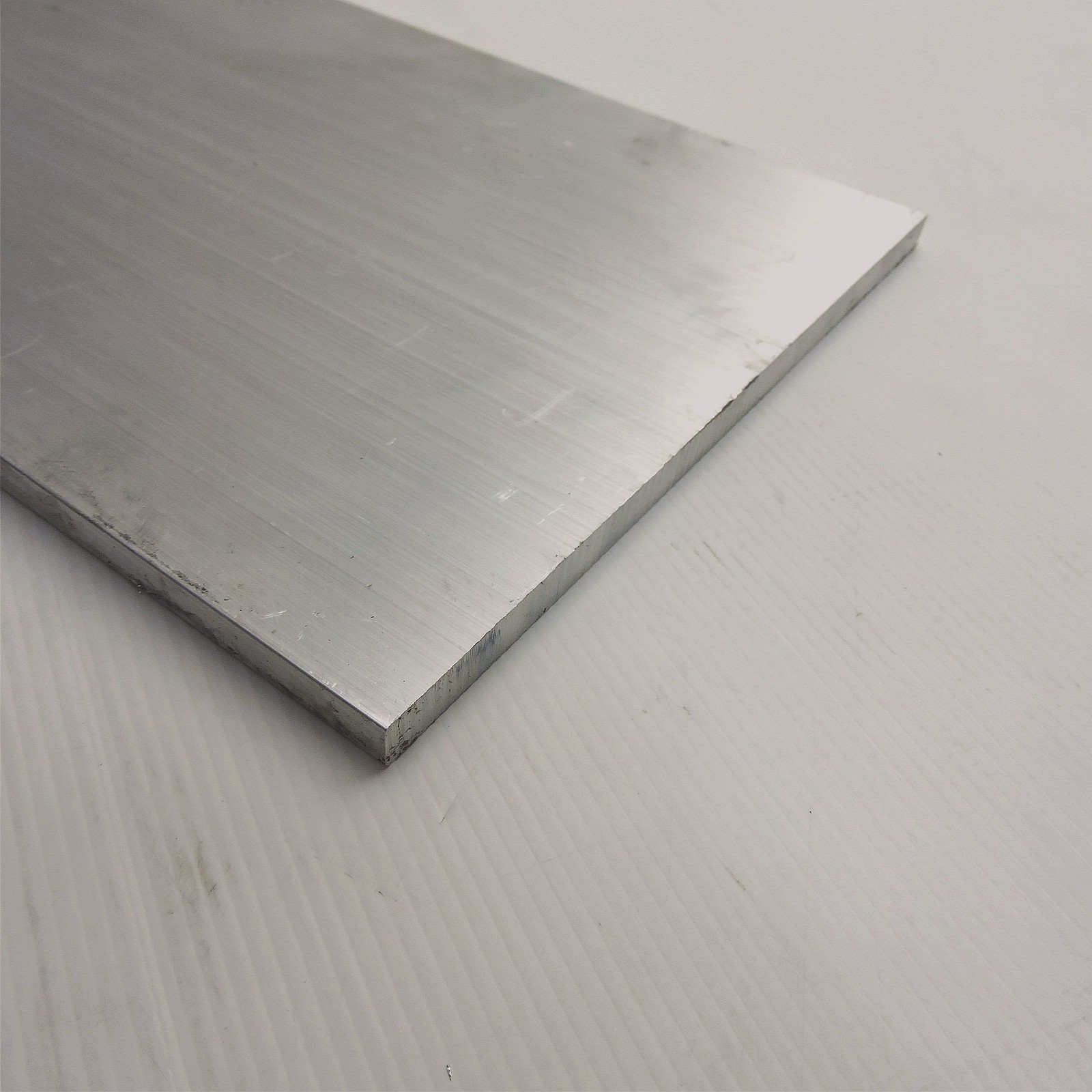 .375″ x 9″ Aluminum 6061 FLAT BAR 19″ Long new mill stock sku K448