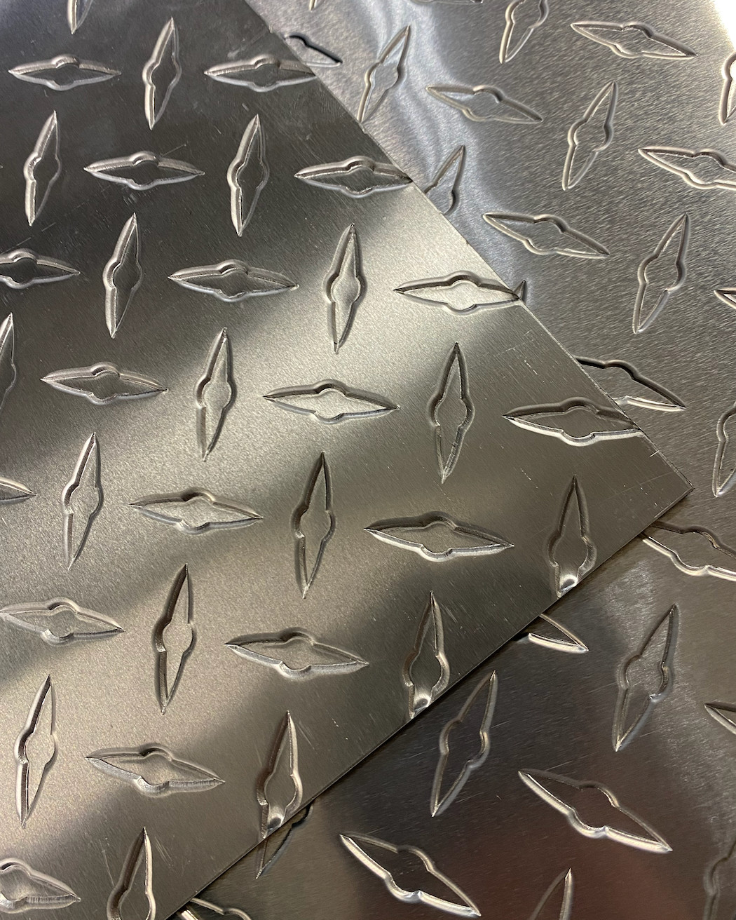 12″ x 24″ Black Gloss Diamond Plate Aluminum .050″ Thick – 16 Gauge, Embossed