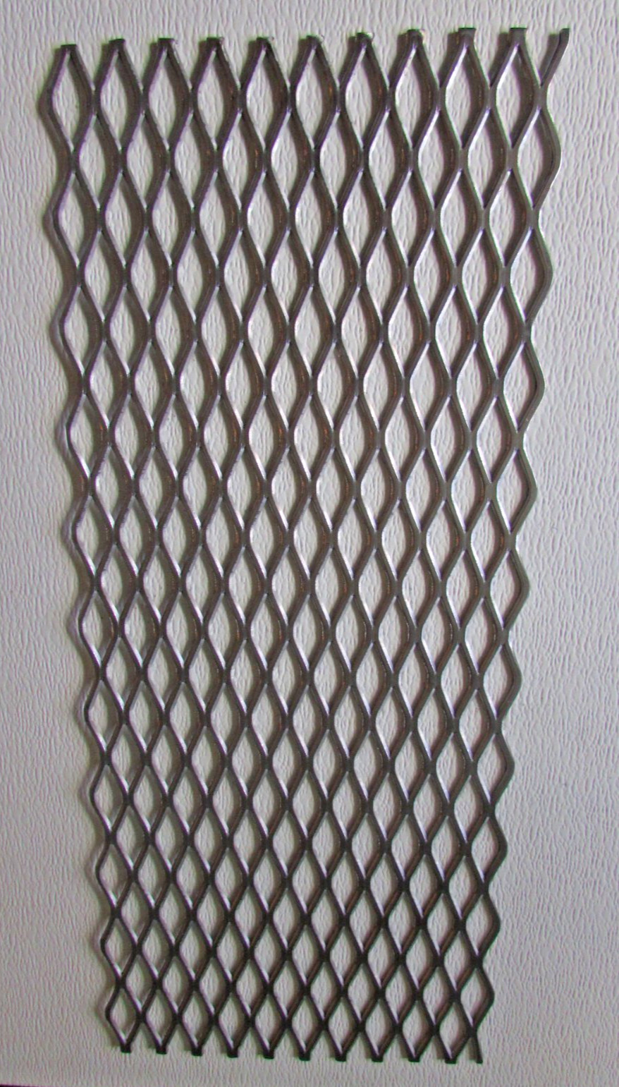 3/4#9 304 STAINLESS STEEL FLATTENED EXPANDED METAL—10″ x 23-1/2″