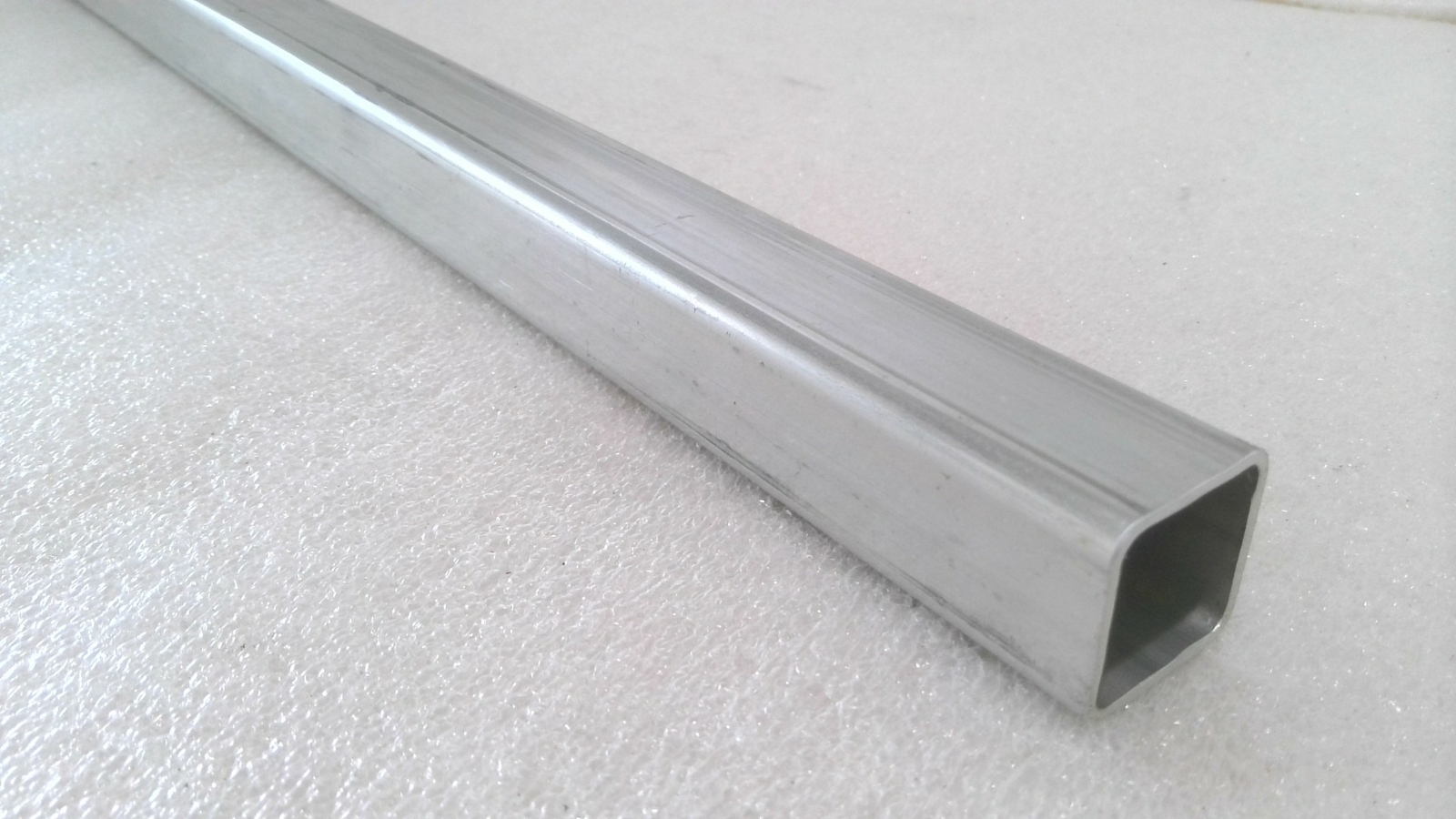​6061-T6 1 X 1 X 20-1/2″ ALUMINUM TUBE WITH .065″ THICK WALL ( LOT OF 15 TUBES )