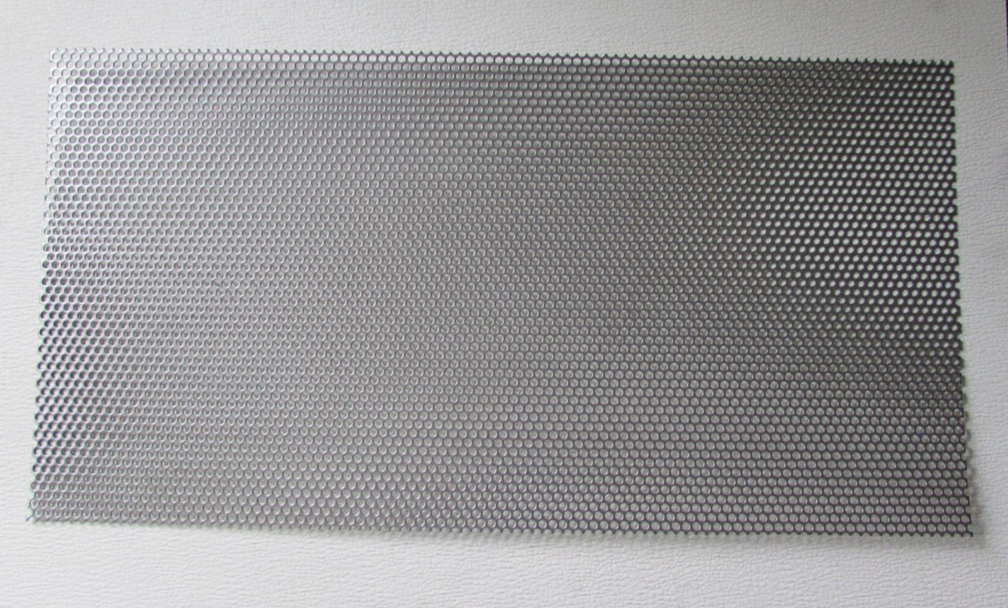 ==3/16″ HOLES-18 GAUGE-304 STAINLESS STEEL PERFORATED SHEET 12″ X 24″==