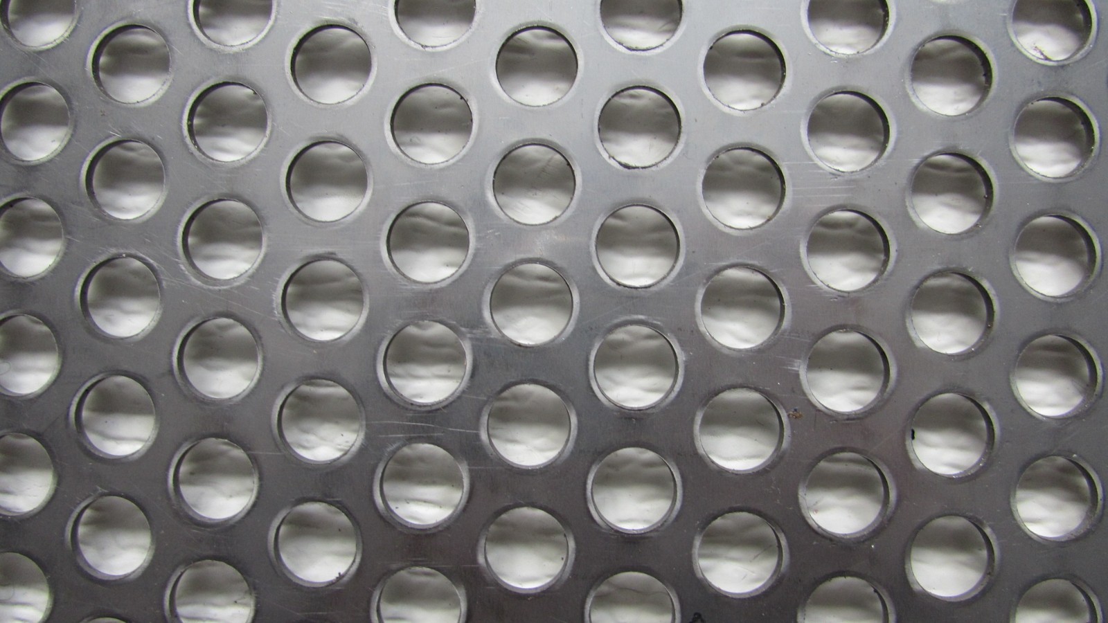 3/8″ HOLE 16 GAUGE 304 STAINLESS STEEL PERFORATED SHEET–12″ x 12″