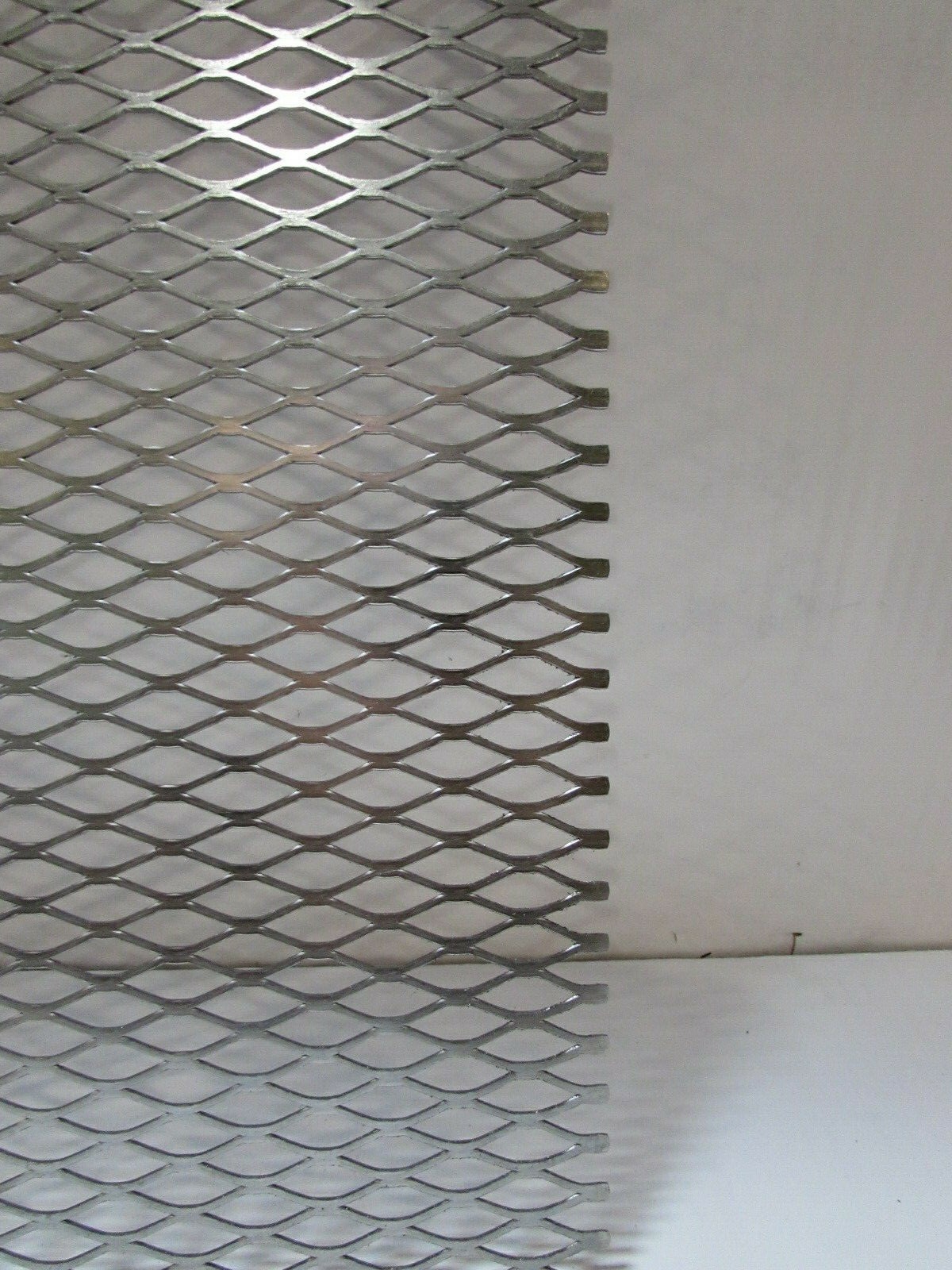 ==1/2″–#16. 304 STAINLESS STEEL FLATTENED EXPANDED METAL– 12″ x 12″==