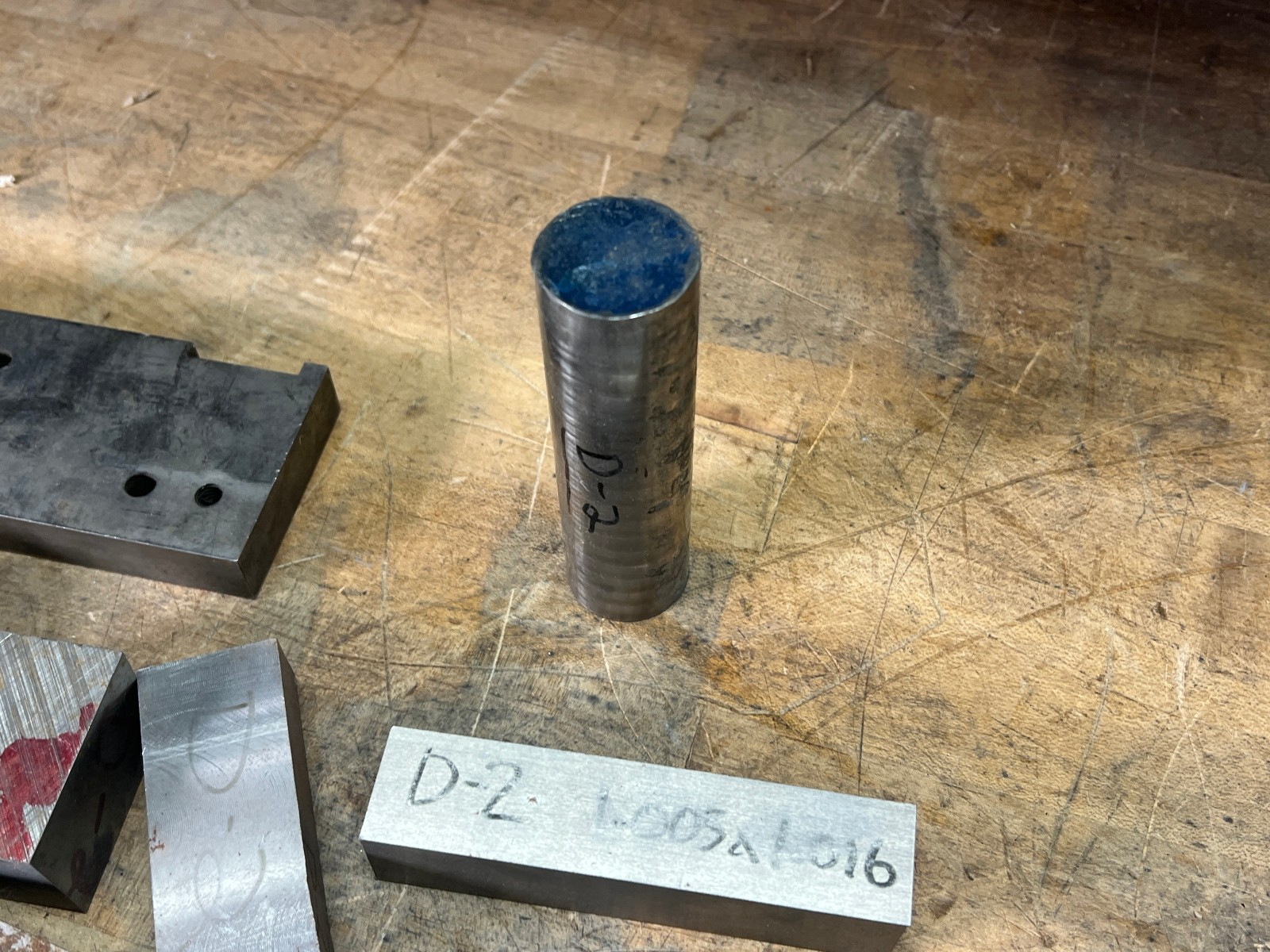 D2 air hardening Tool steel lot flat bar round – 25.3 lbs. tool shop cut offs
