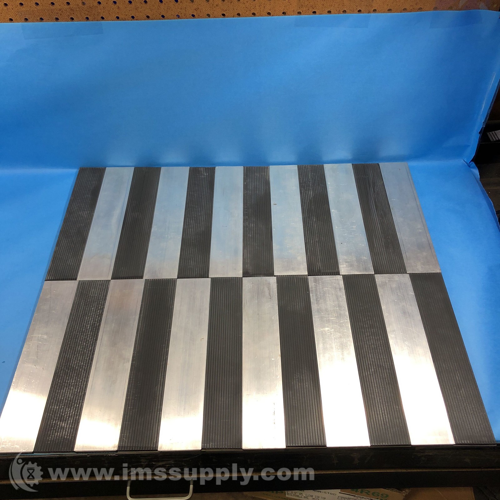 C-2738-NH-001 Bag of 24 Steel Plates with Rubber Lining FNOB