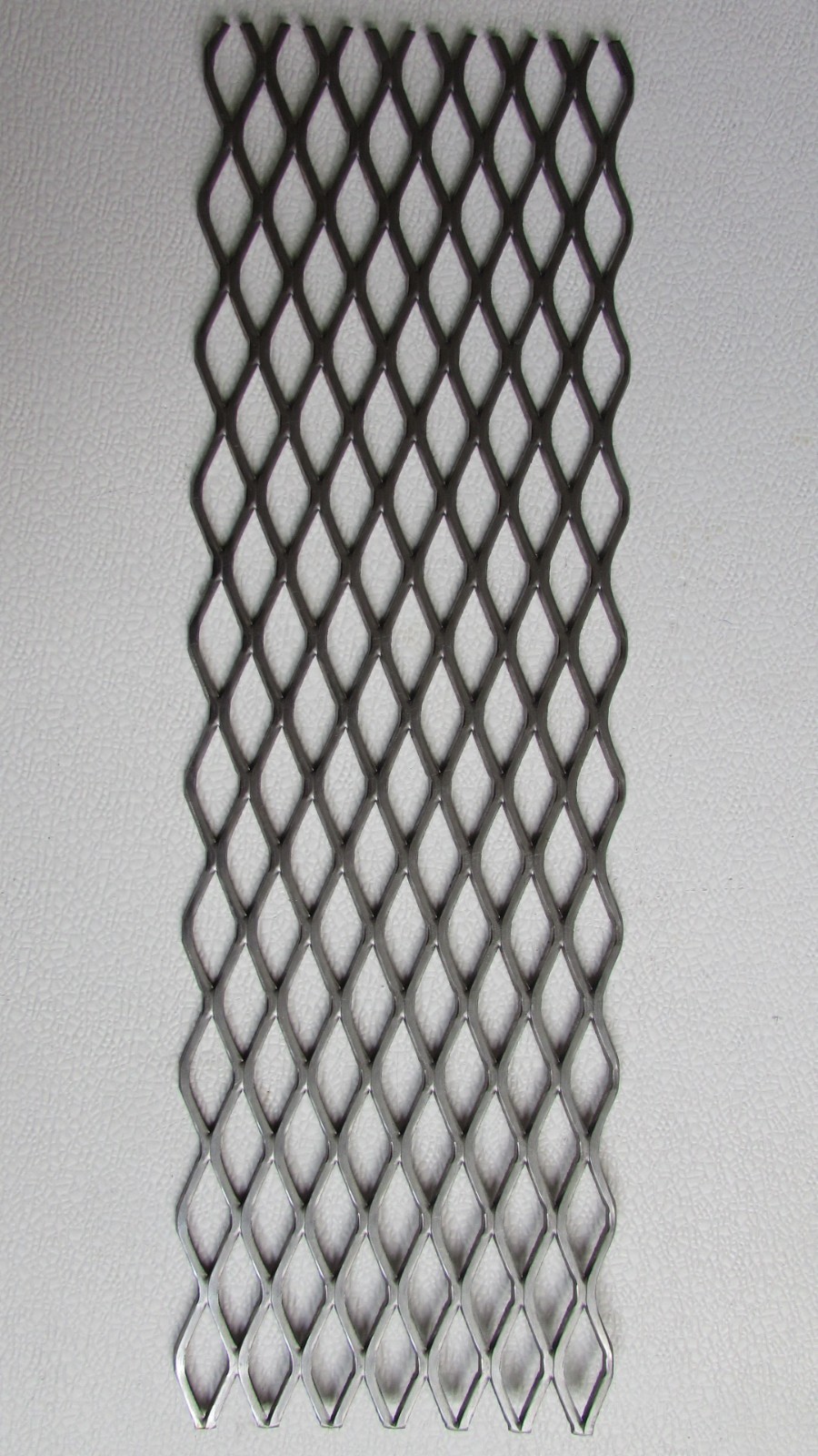3/4#9 304 STAINLESS STEEL FLATTENED EXPANDED METAL–6-1/2″ X 20-3/4″