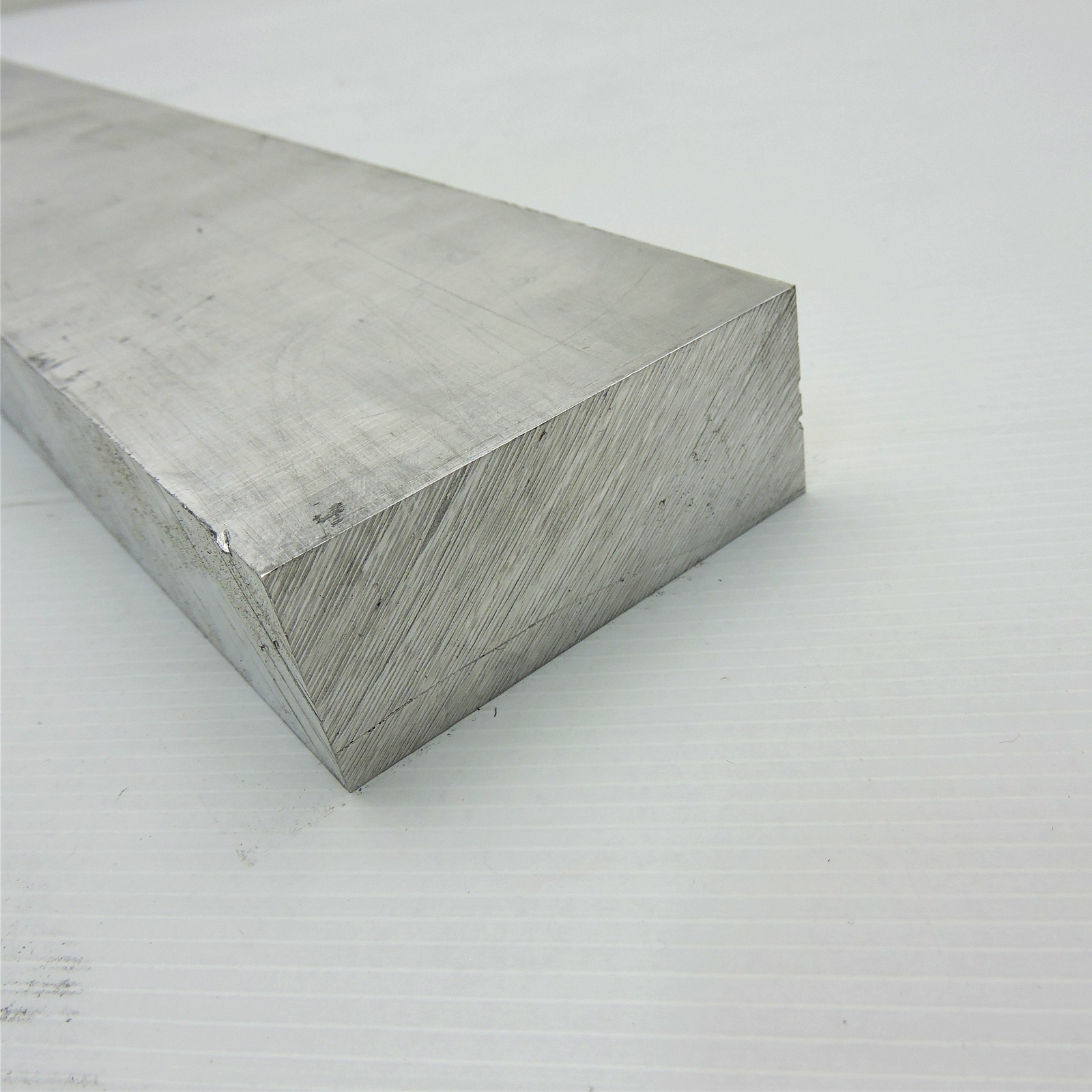 1.25″ thick 1 1/4 Aluminum 6061 PLATE 3.25″ x 60.5″ Long sku 106260