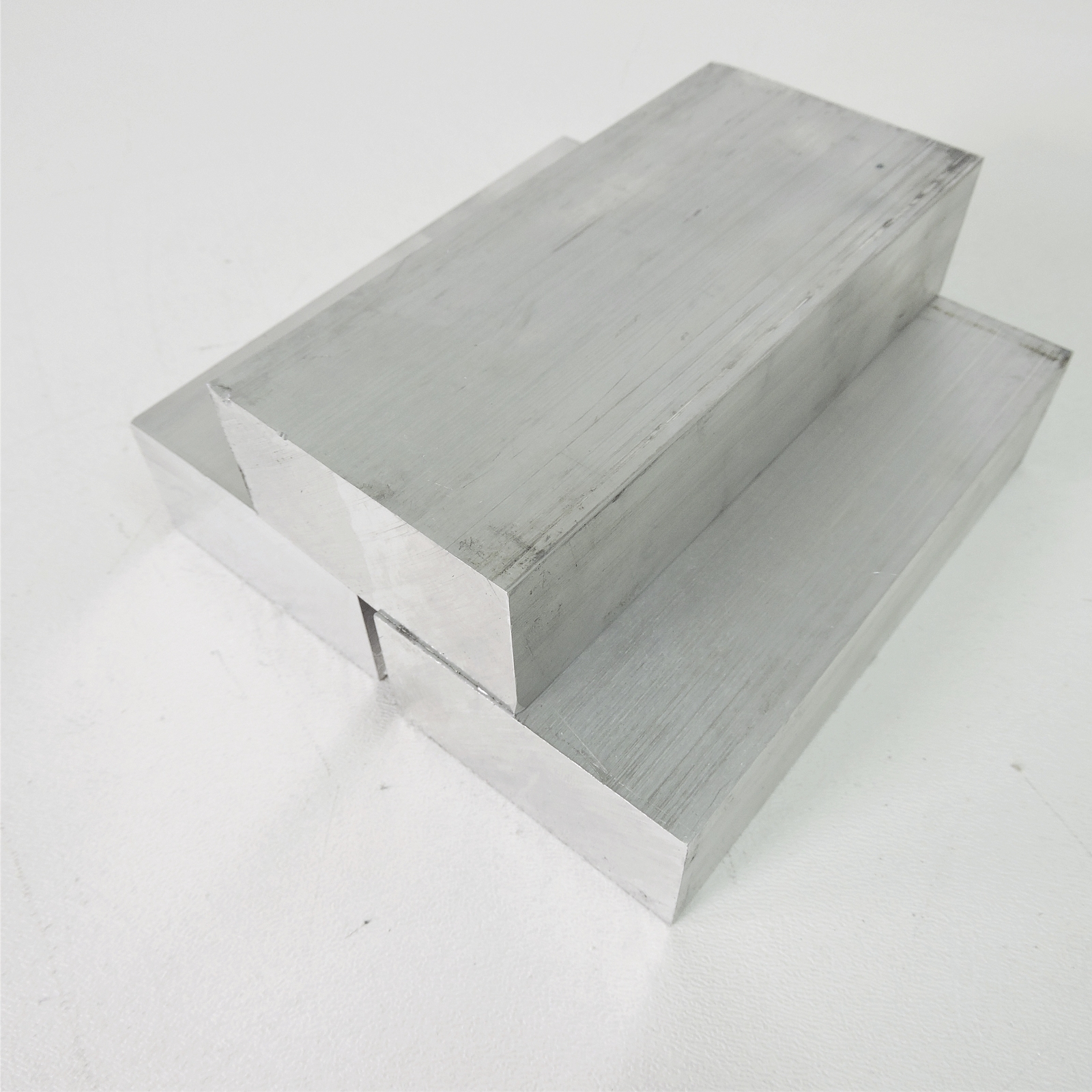 1.25″ x 3″ Aluminum 6061 FLAT BAR 6″ Long new mill stock QTY 3 sku M361
