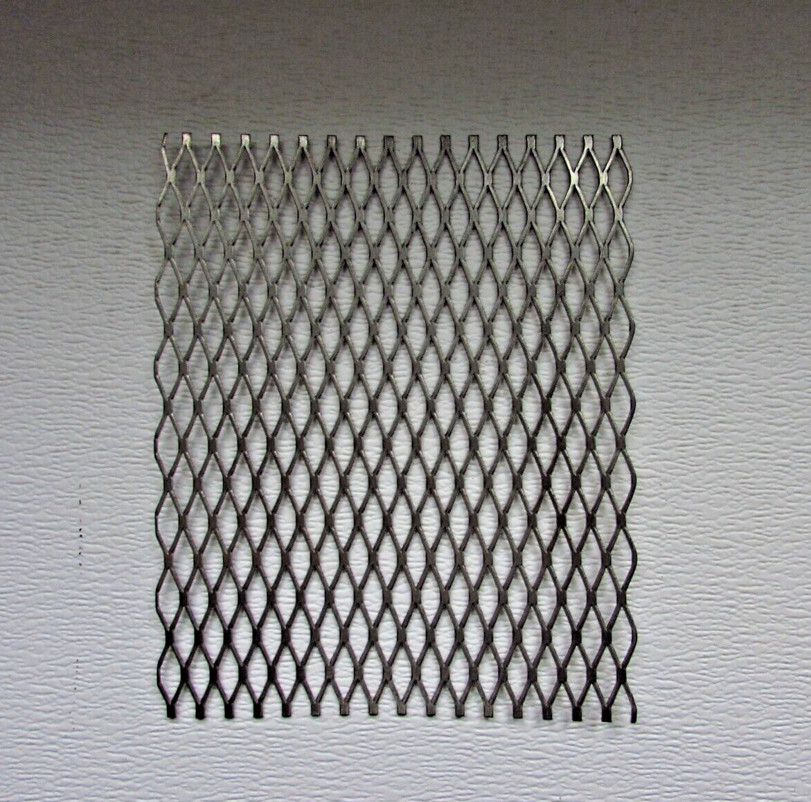 1/2″-#16. 304 STAINLESS STEEL FLATTENED EXPANDED METAL–6-1/2″ x 12″